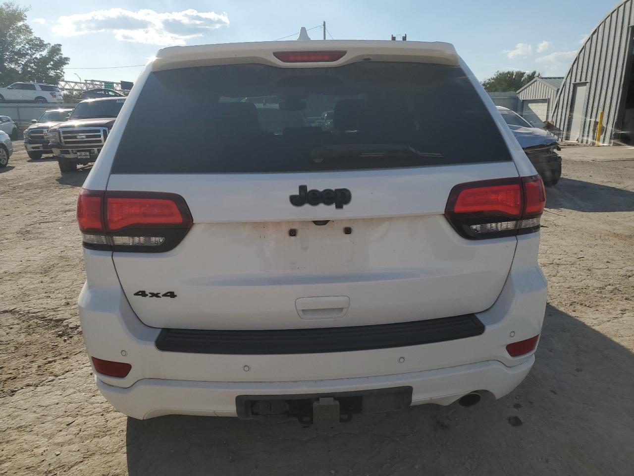 2020 Jeep Grand Cherokee Laredo - Image 6
