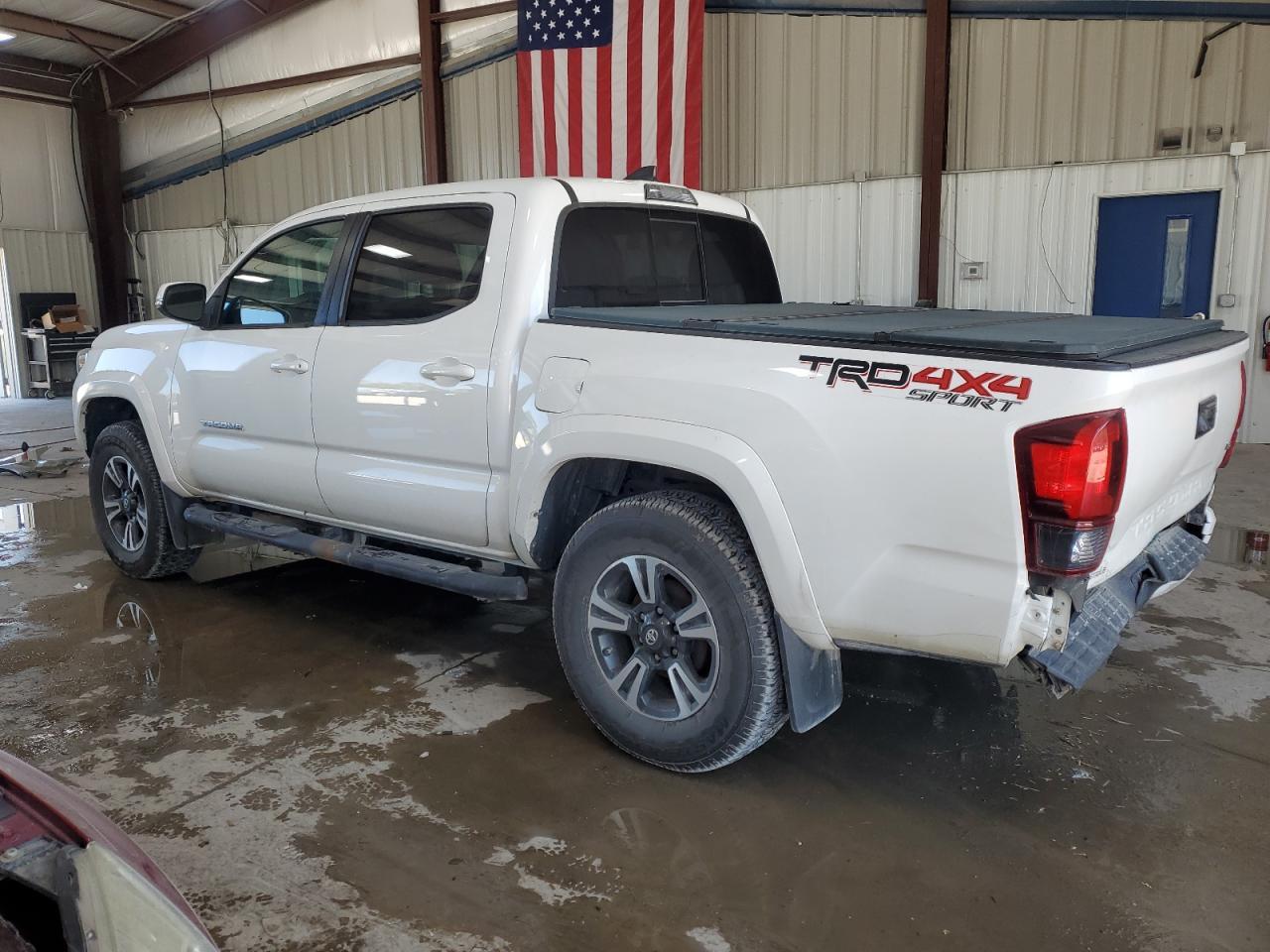 2019 Toyota Tacoma Double Cab - Фото 2