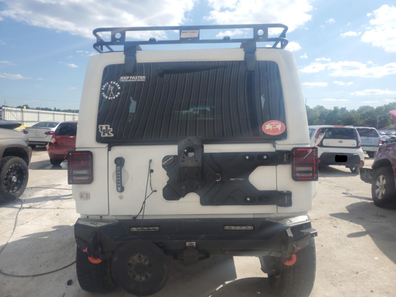 2016 Jeep Wrangler Unlimited Sahara - Фото 6