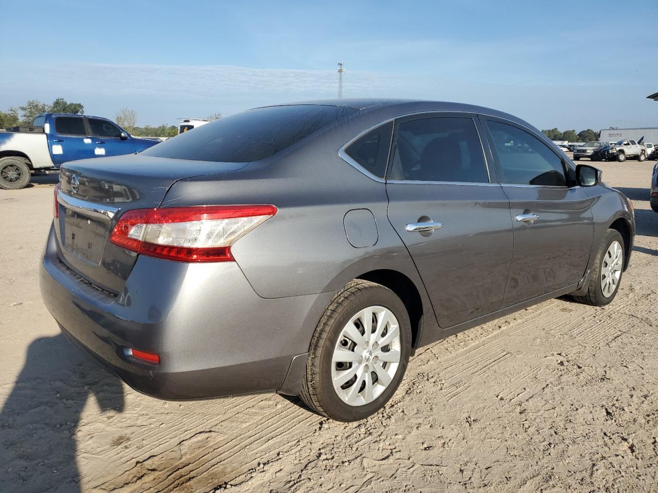 2015 Nissan Sentra S - Фото 3