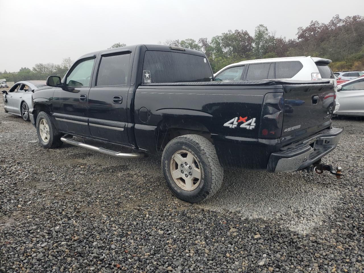 2004 Chevrolet Silverado K1500 - Image 2