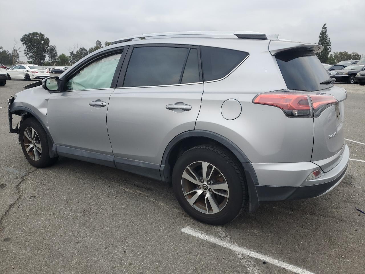 2016 Toyota Rav4 Xle - Image 2