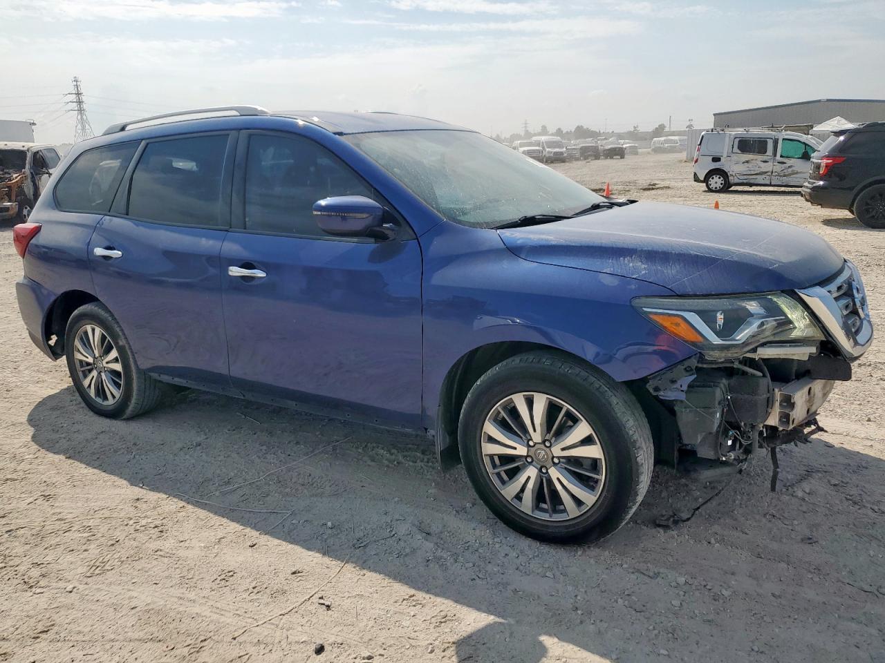 2019 Nissan Pathfinder S - Фото 4
