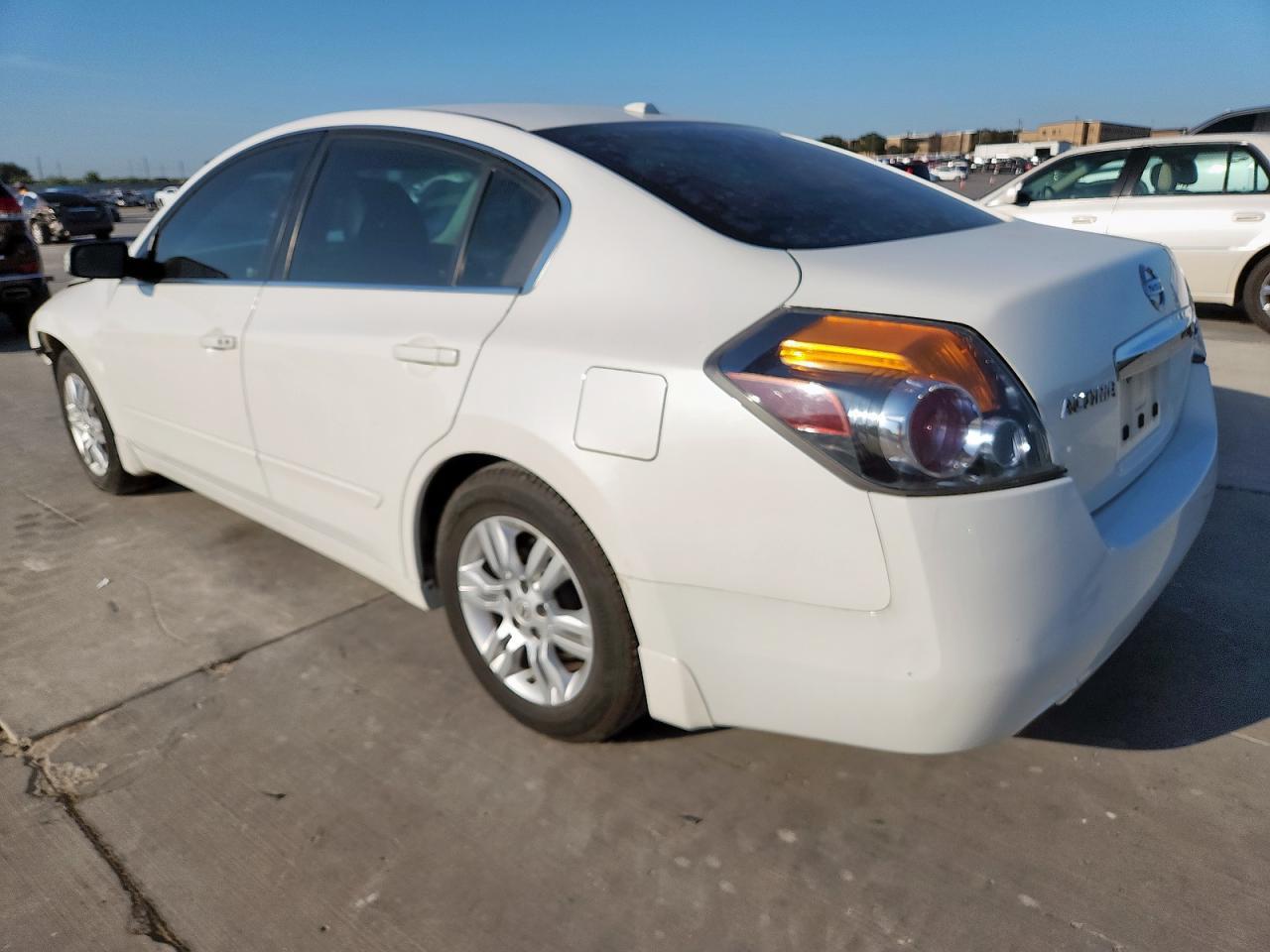 2012 Nissan Altima Base - Фото 2