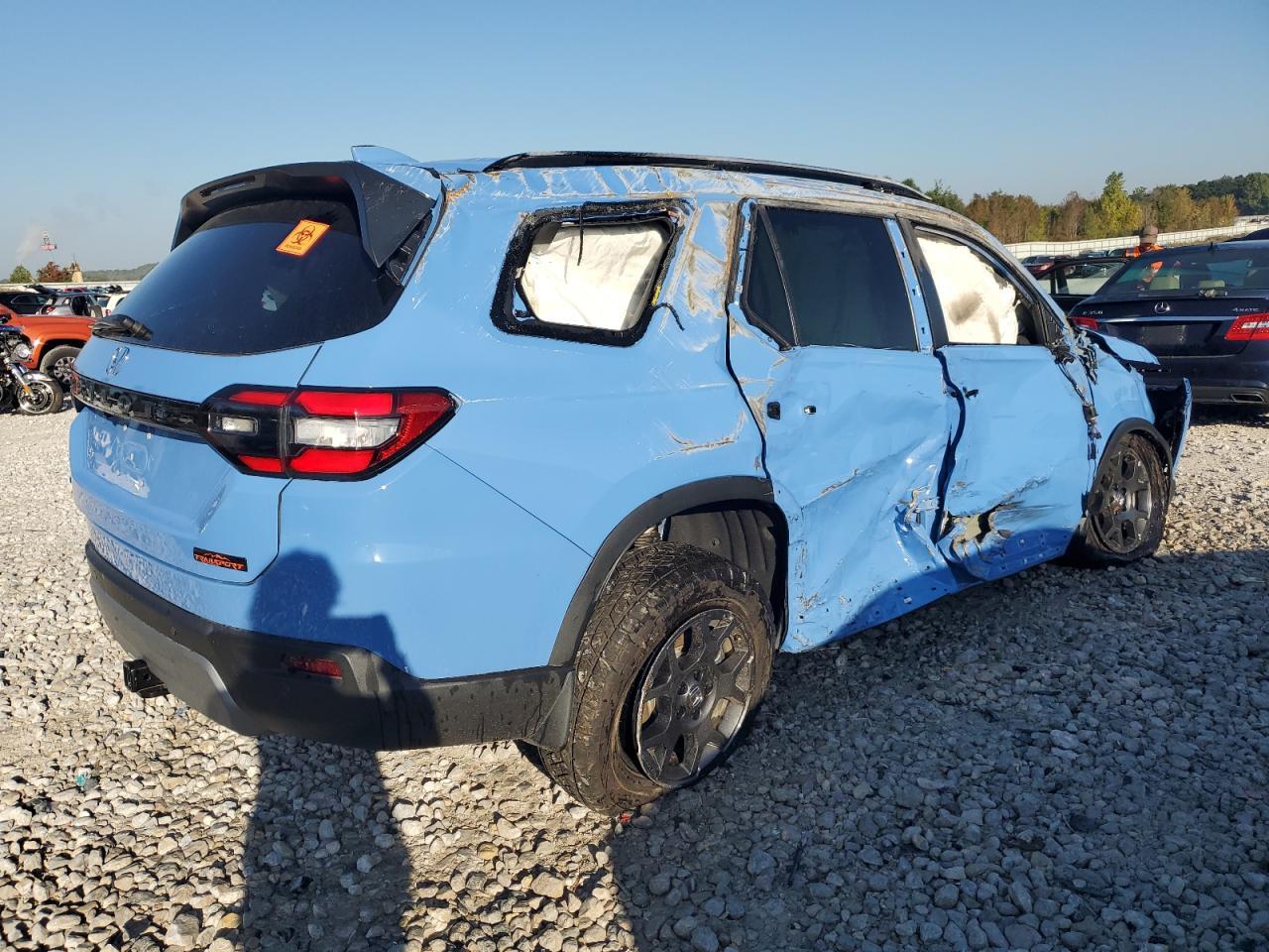 2025 Honda Pilot Trailsport - Image 3