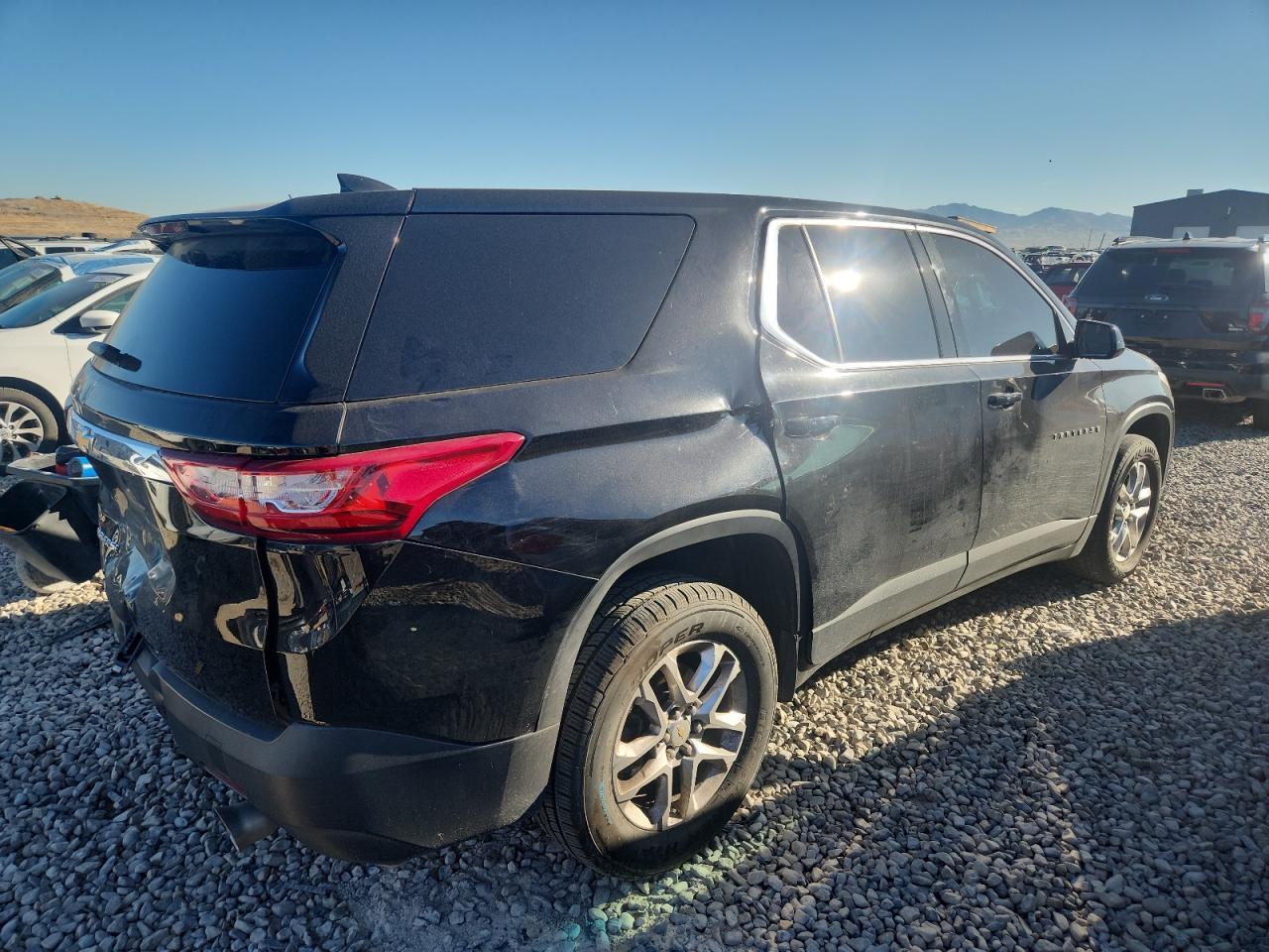 2019 Chevrolet Traverse Ls - Фото 3