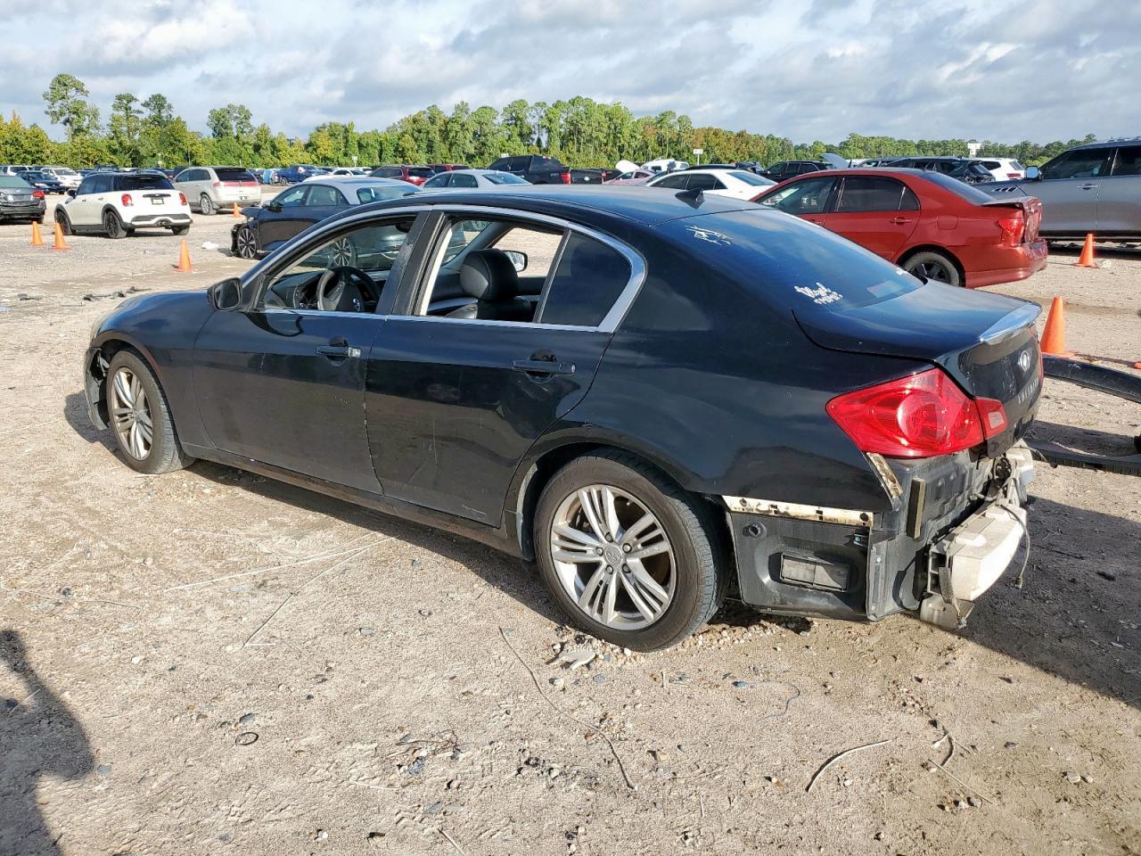 2011 Infiniti G37 Base - Фото 2