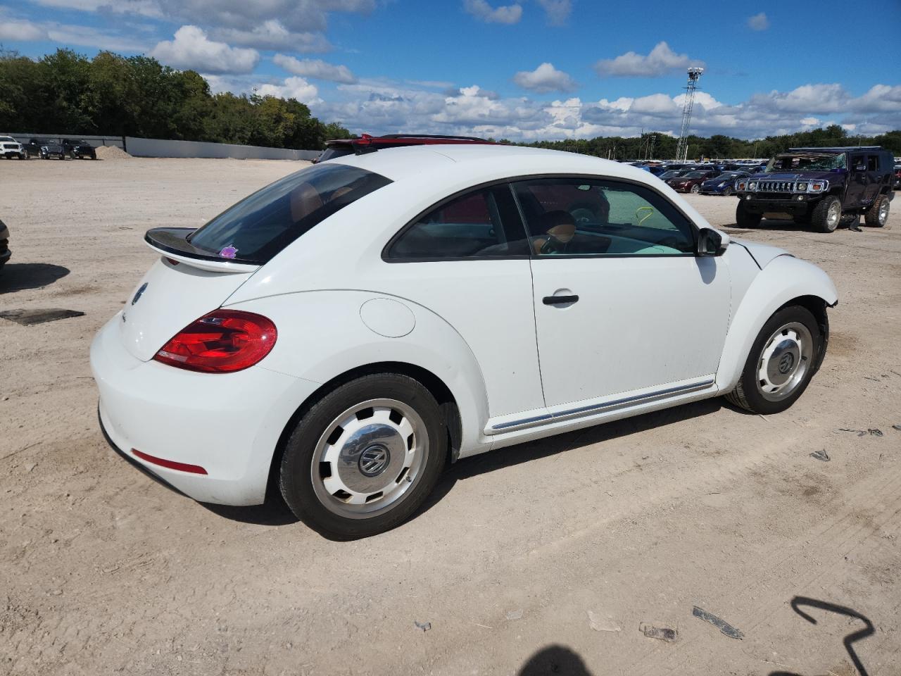 2016 Volkswagen Beetle 1.8T - Фото 3