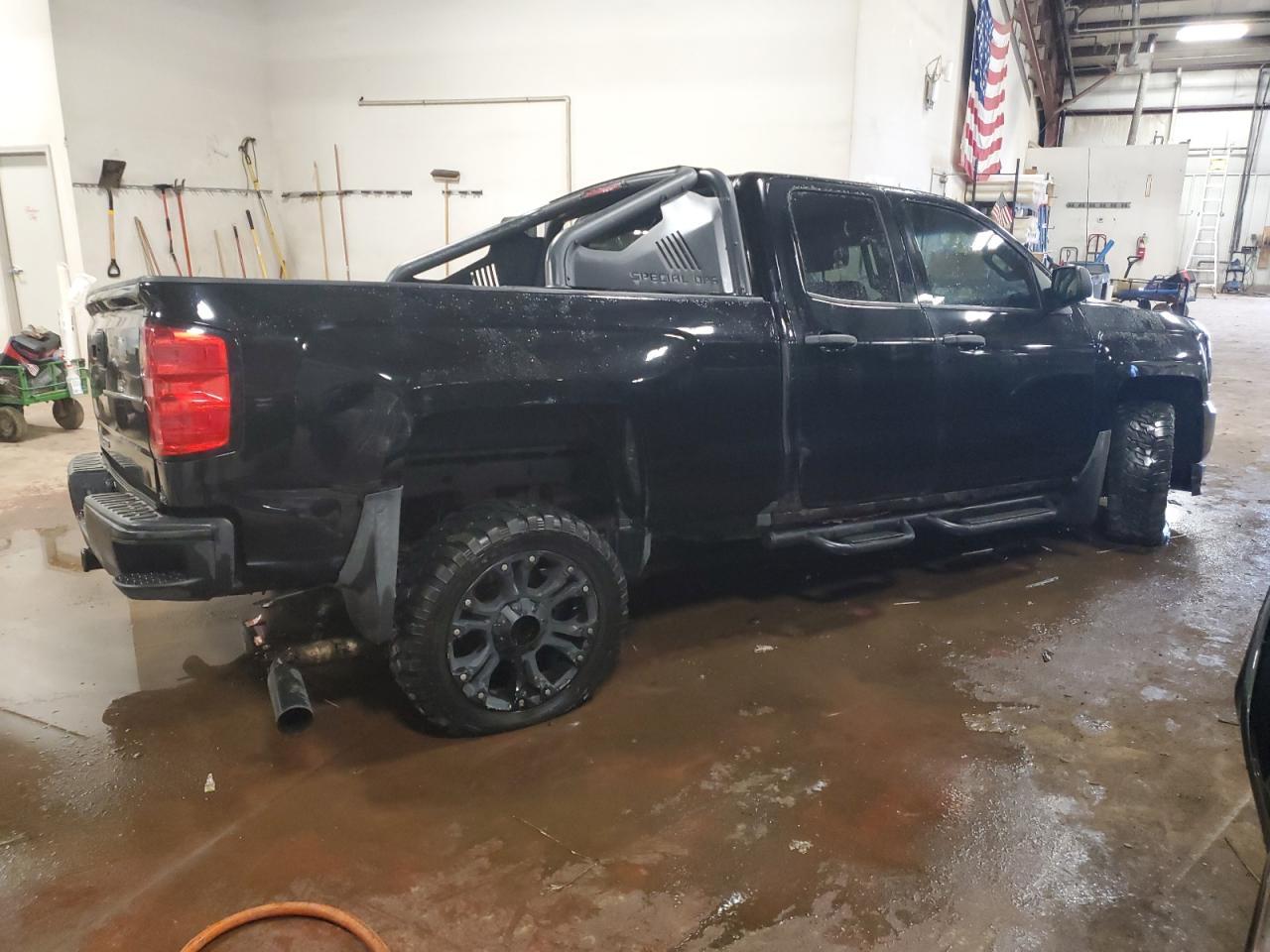 2017 Chevrolet Silverado K1500 - Фото 3