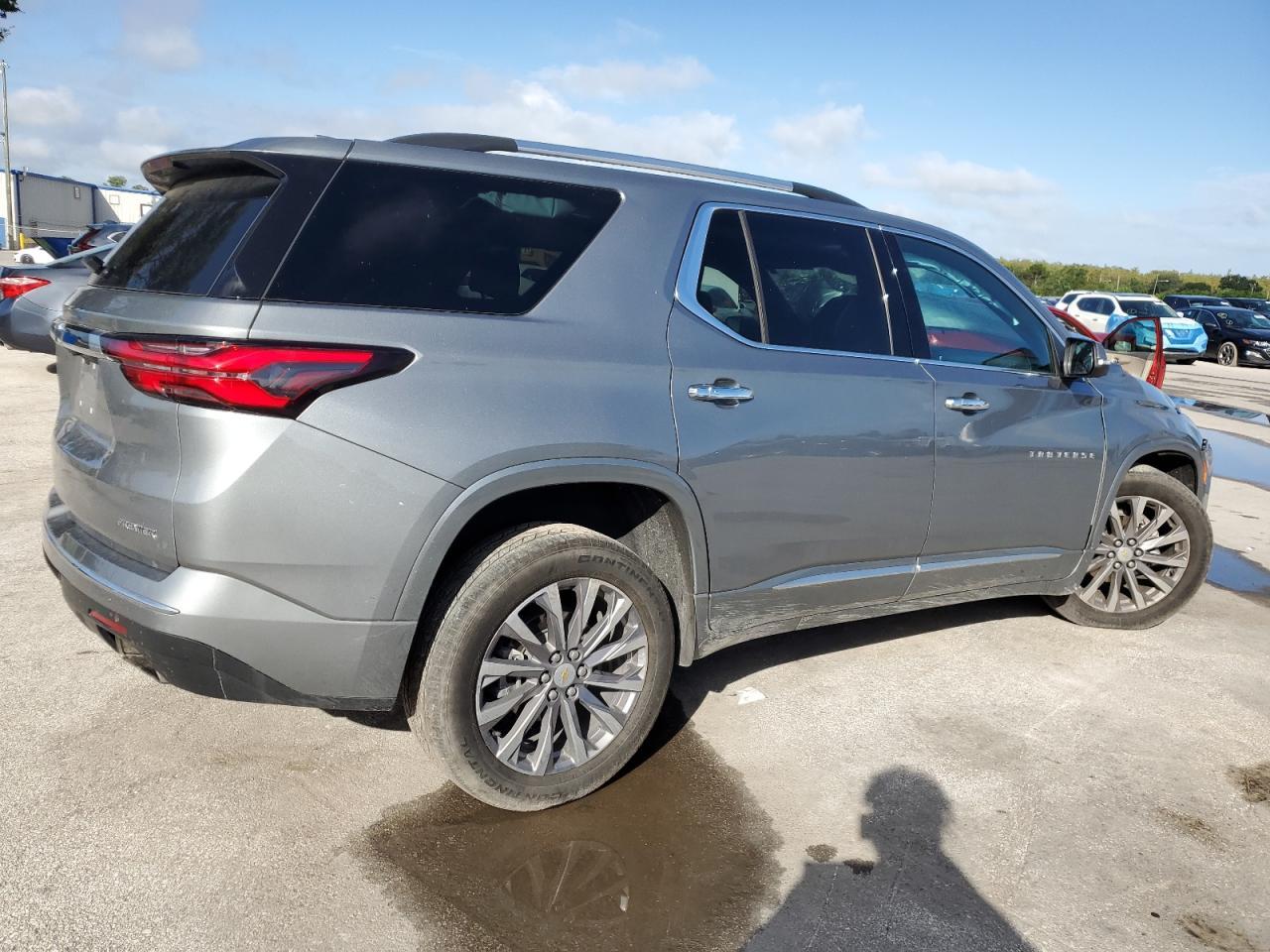 2023 Chevrolet Traverse Premier - Фото 3