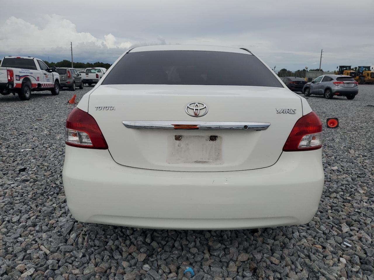 2011 Toyota Yaris - Фото 6
