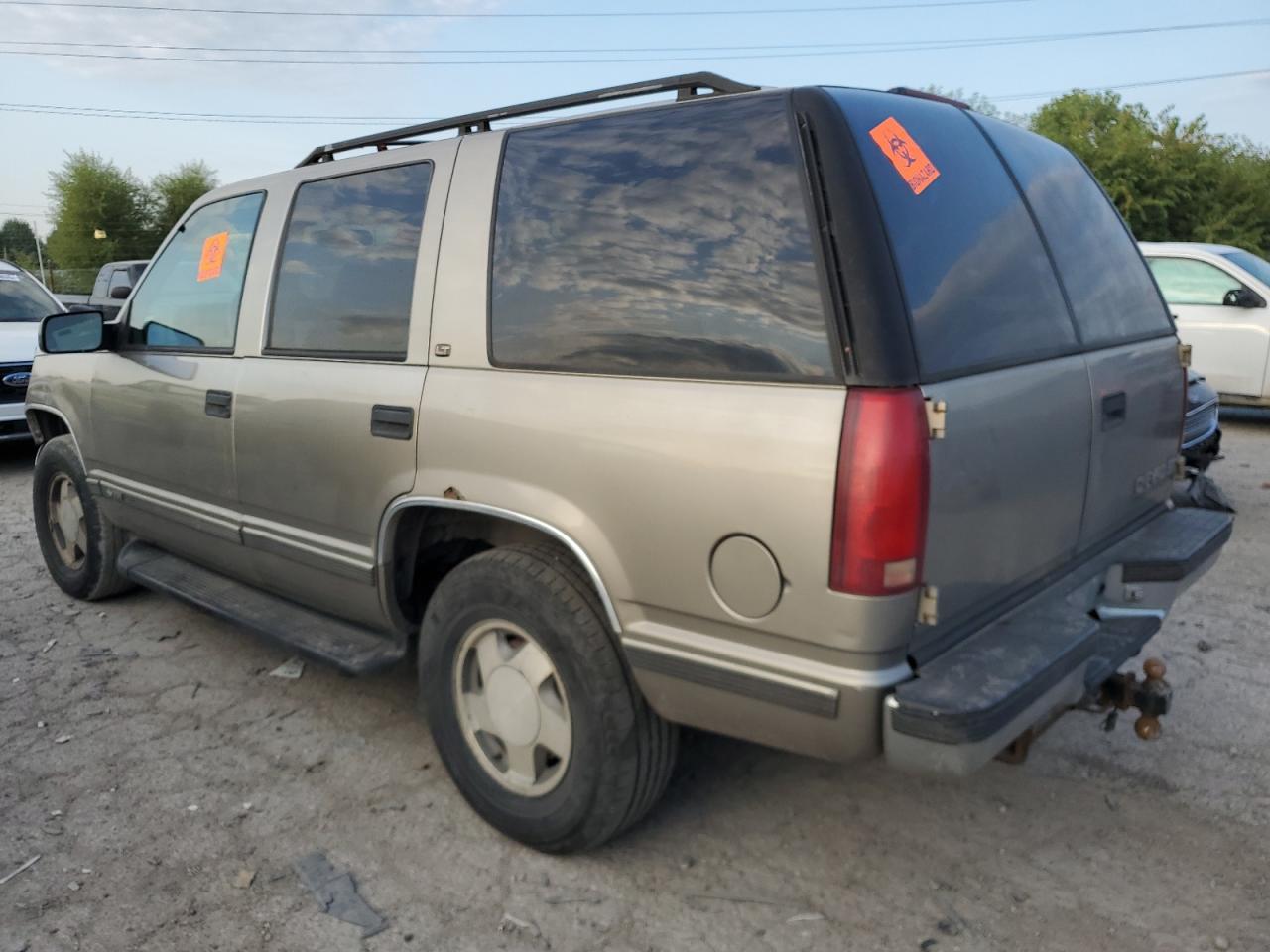1999 Chevrolet Tahoe K1500 - Фото 2