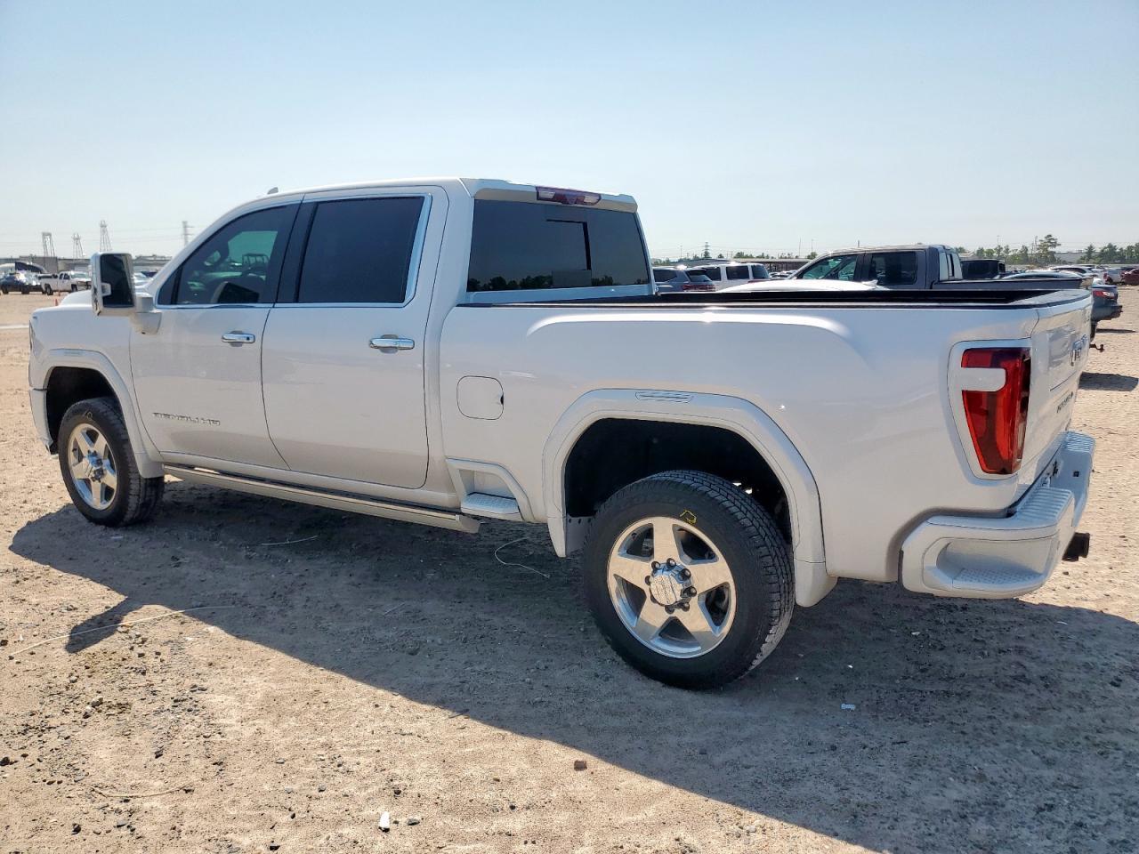 2022 GMC Sierra2500 - Image 2