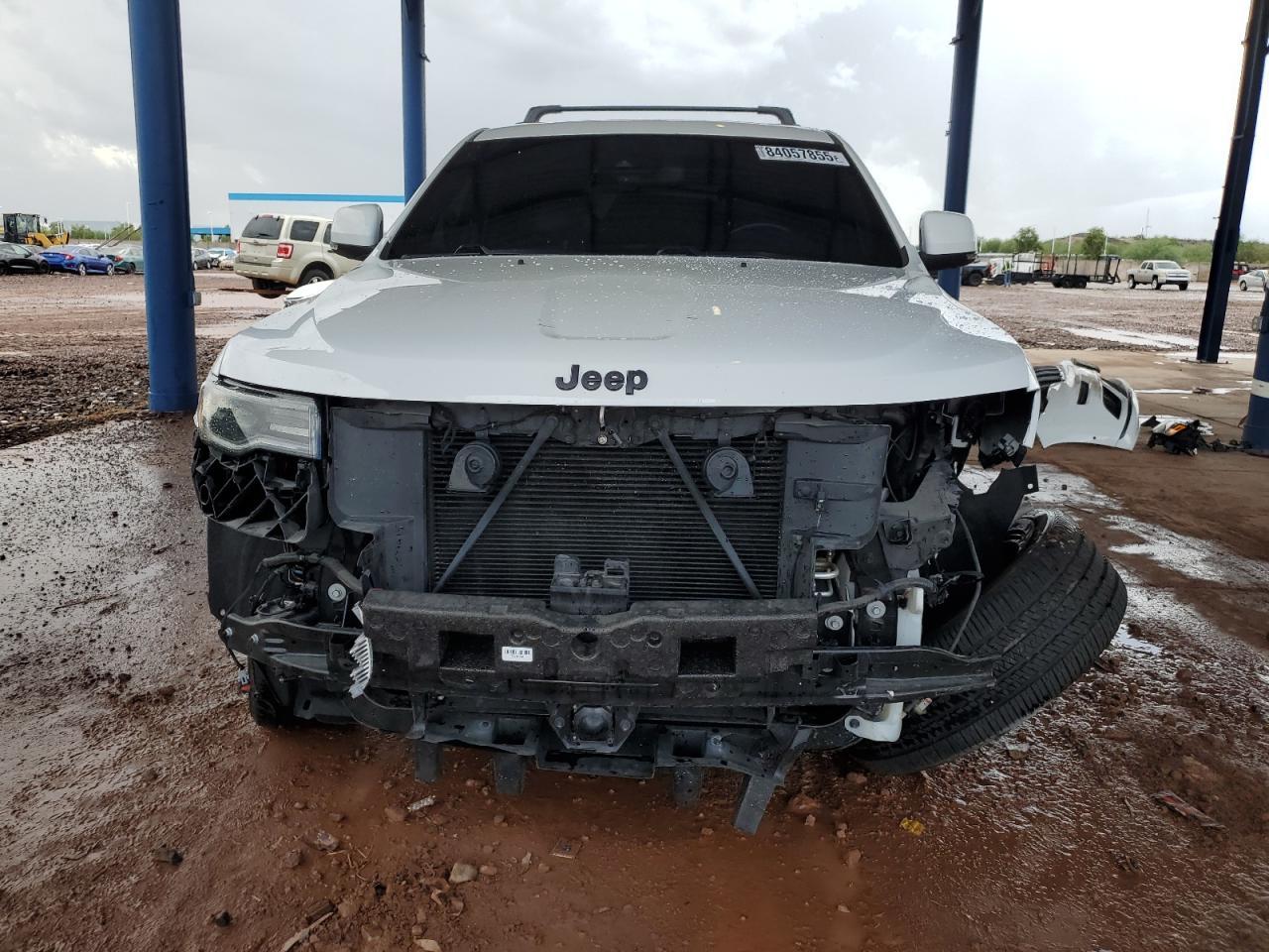 2020 Jeep Grand Cherokee Overland - Image 5