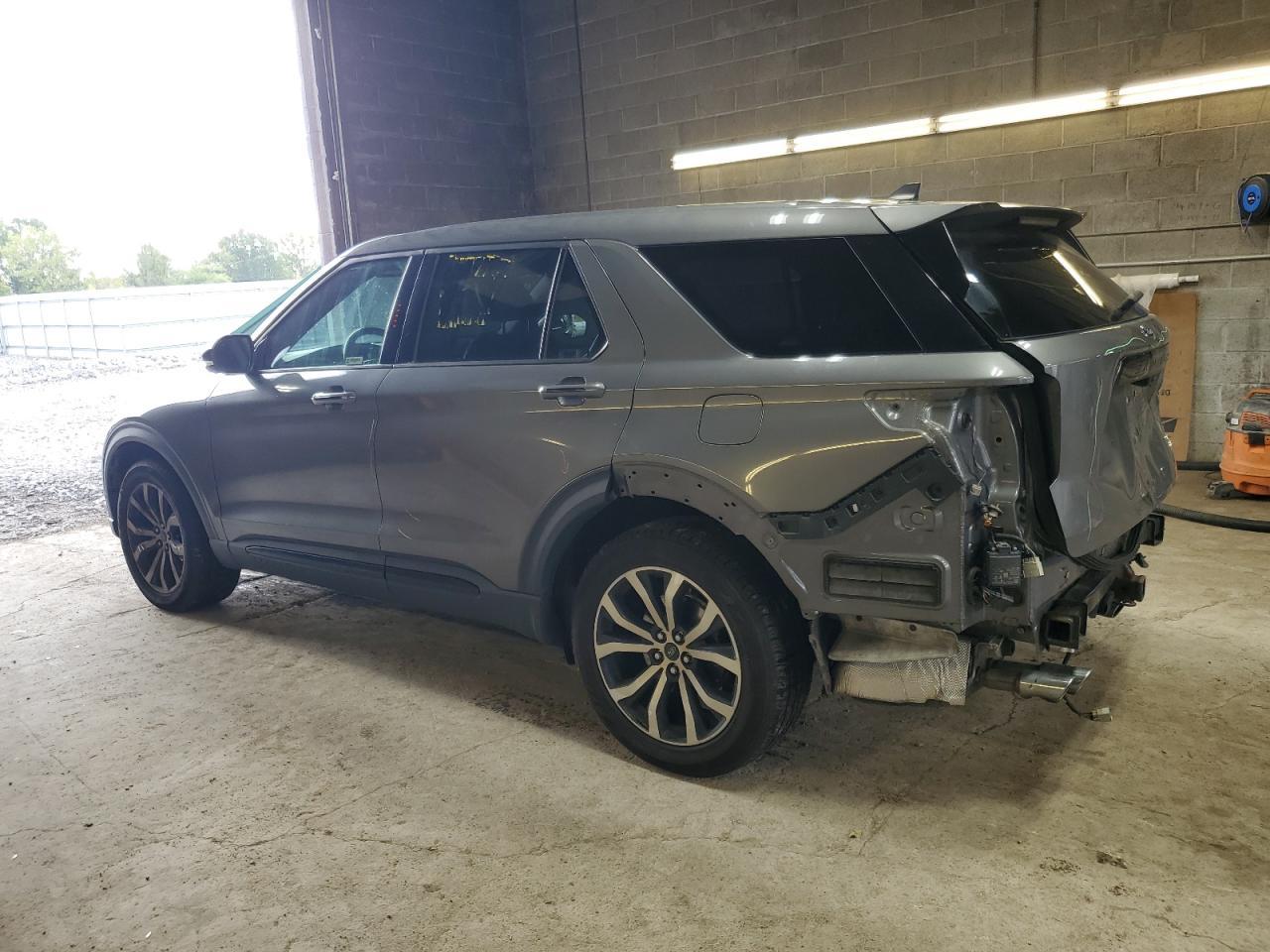 2021 Ford Explorer St - Фото 2