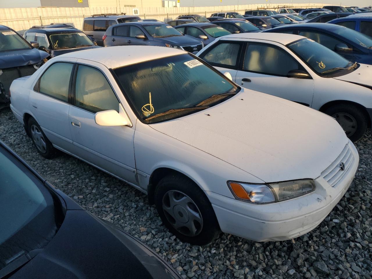 1998 Toyota Camry Le - Image 4