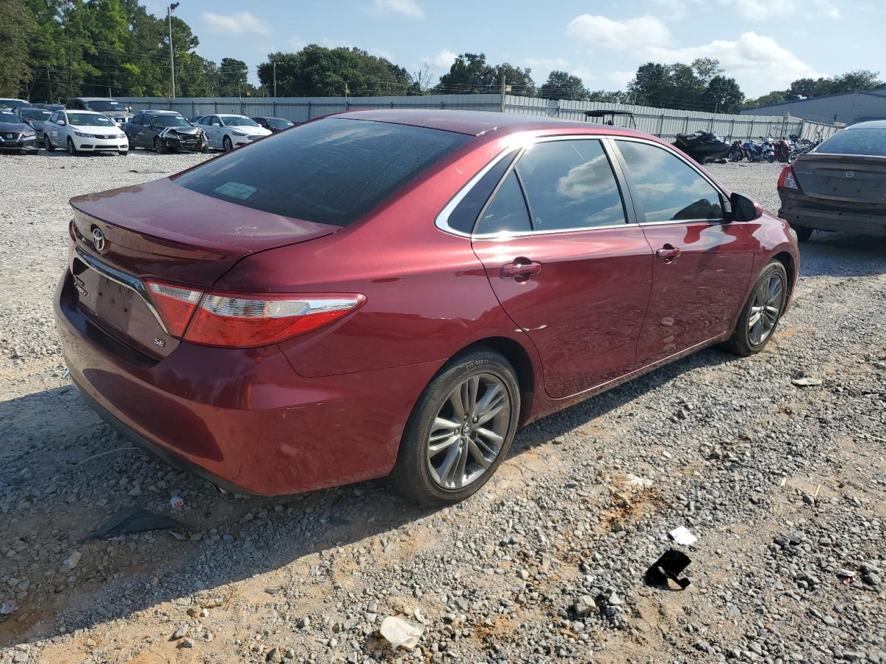 2017 Toyota Camry Le - Фото 3