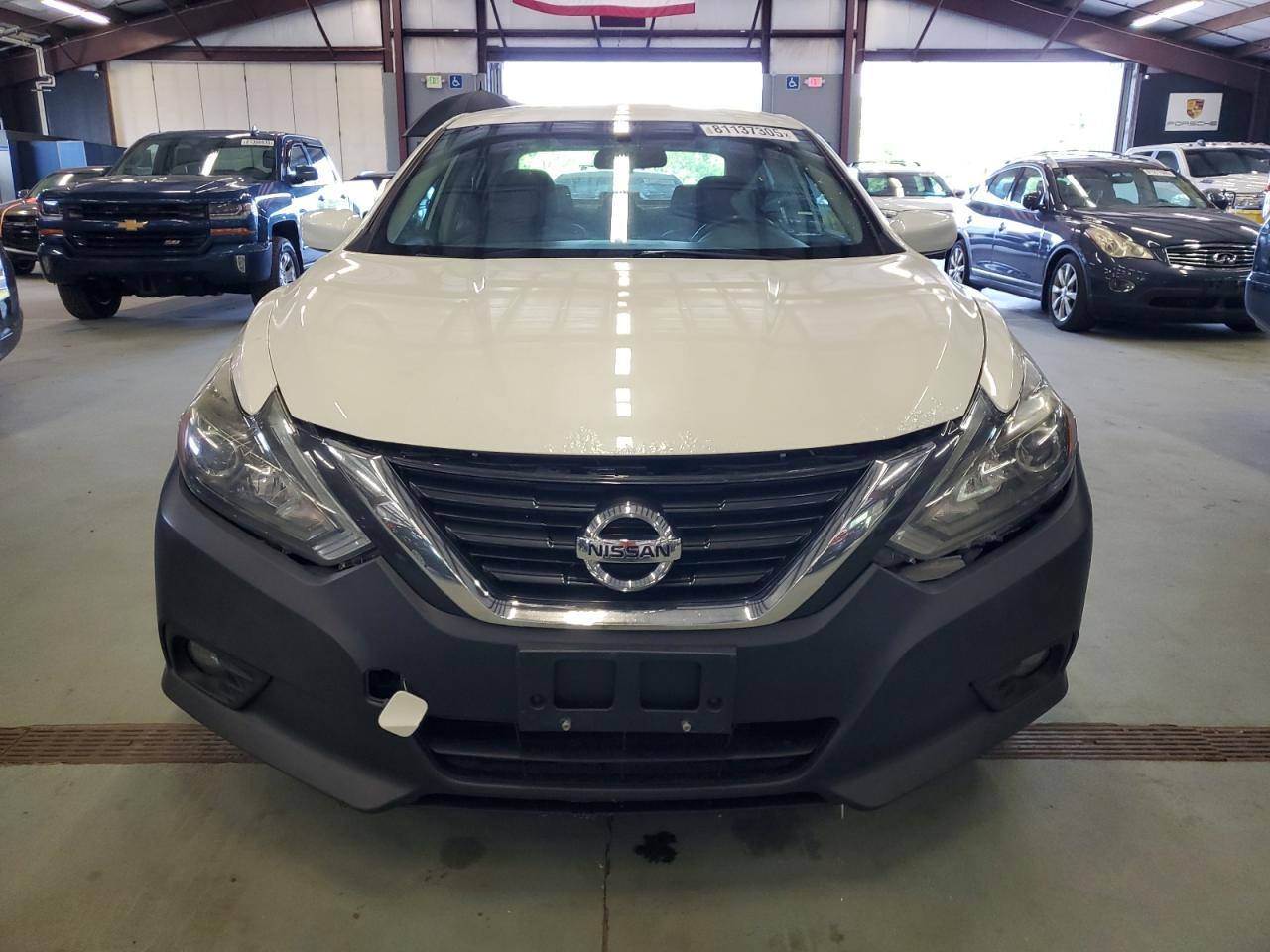 2017 Nissan Altima 2.5 - Image 5