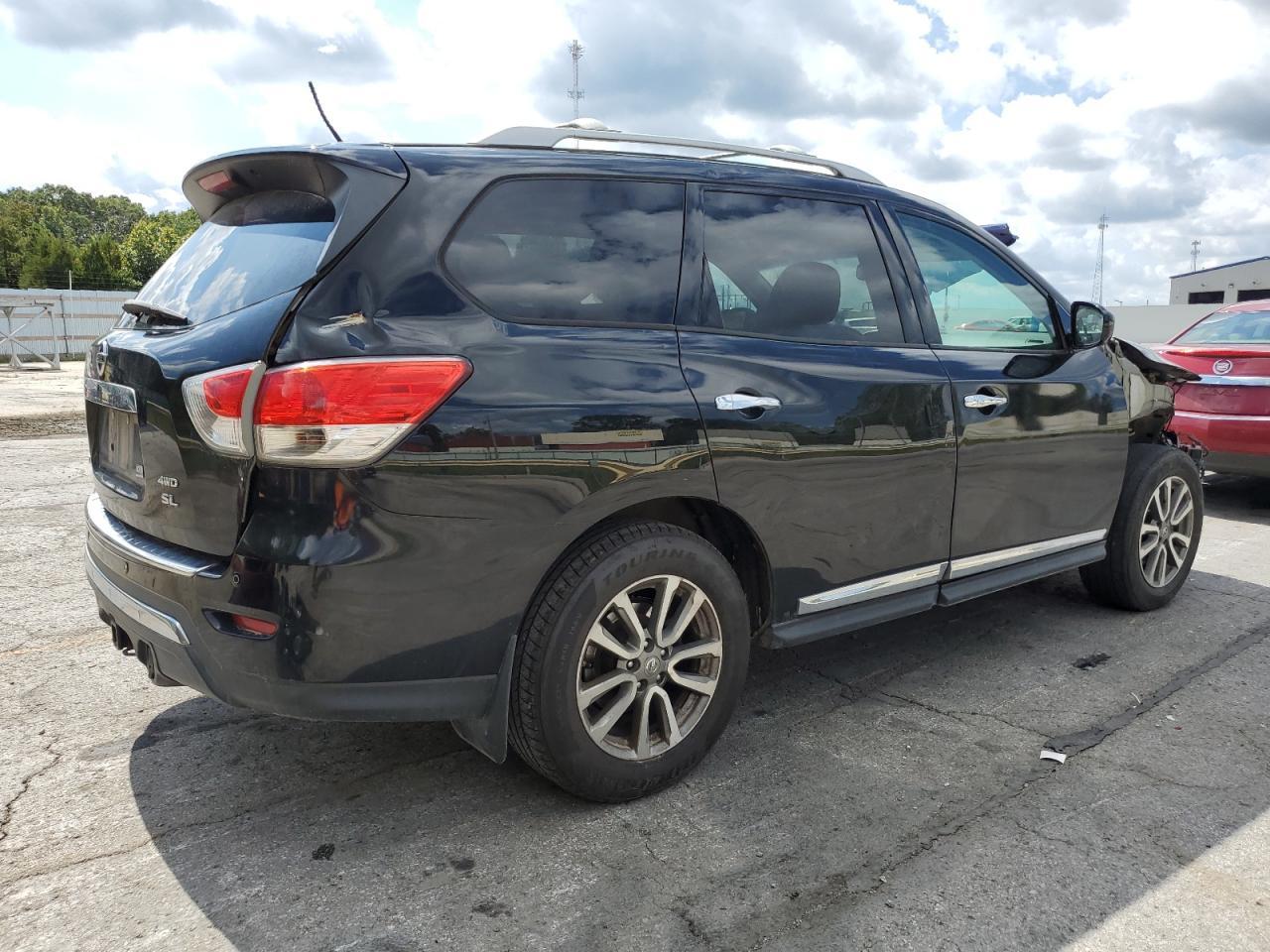 2014 Nissan Pathfinder S - Image 3