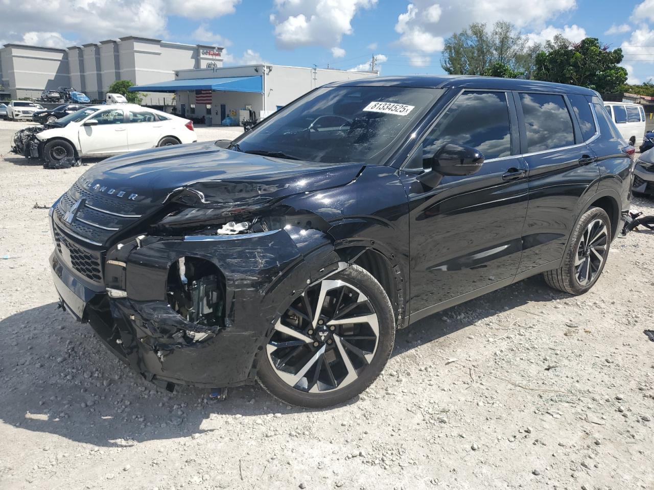 2023 Mitsubishi Outlander Se