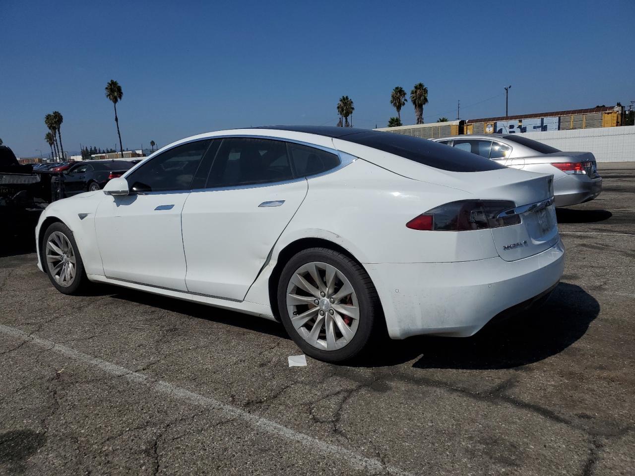 2016 Tesla Model S - Image 2