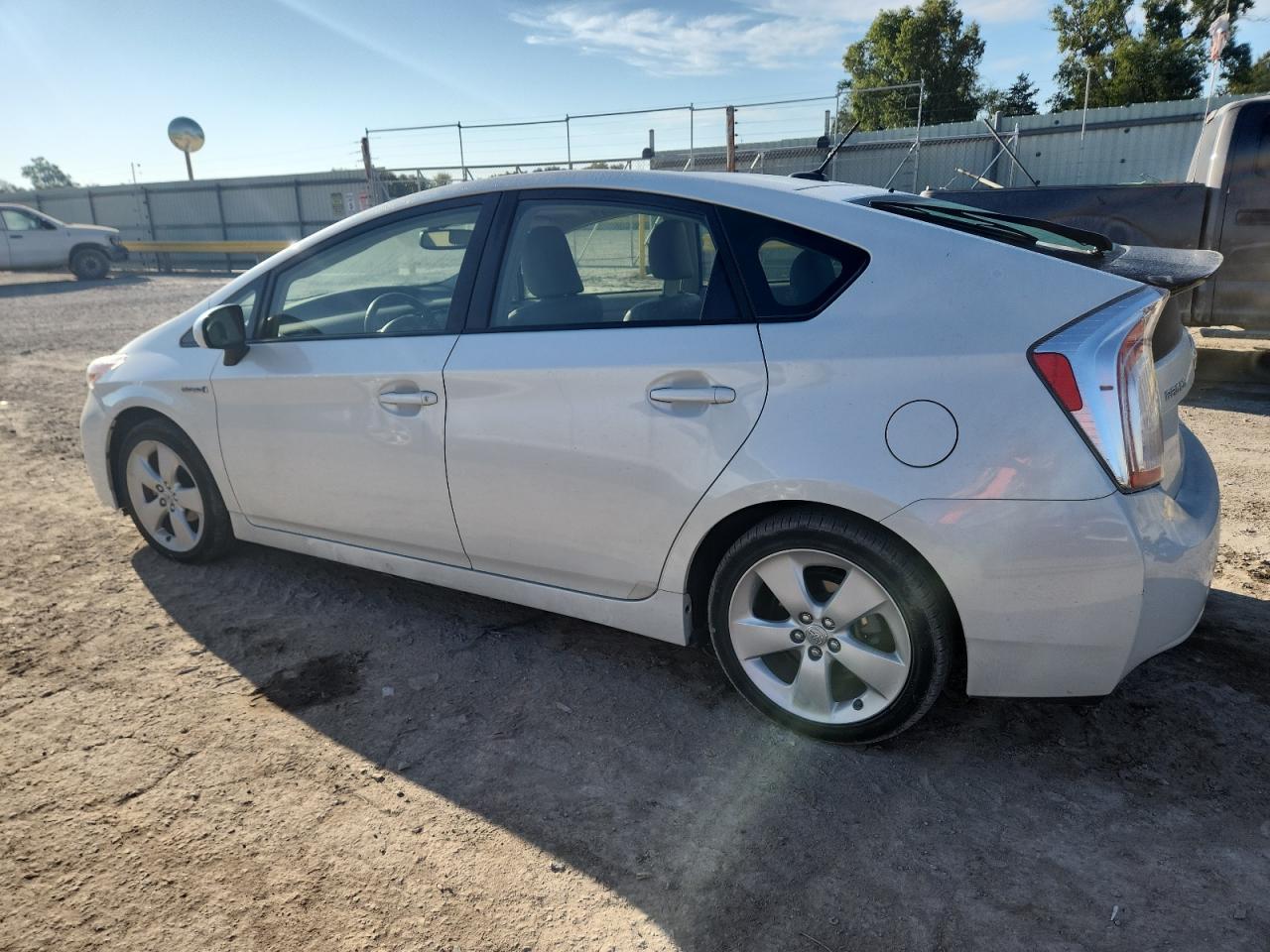 2015 Toyota Prius Five - Фото 2