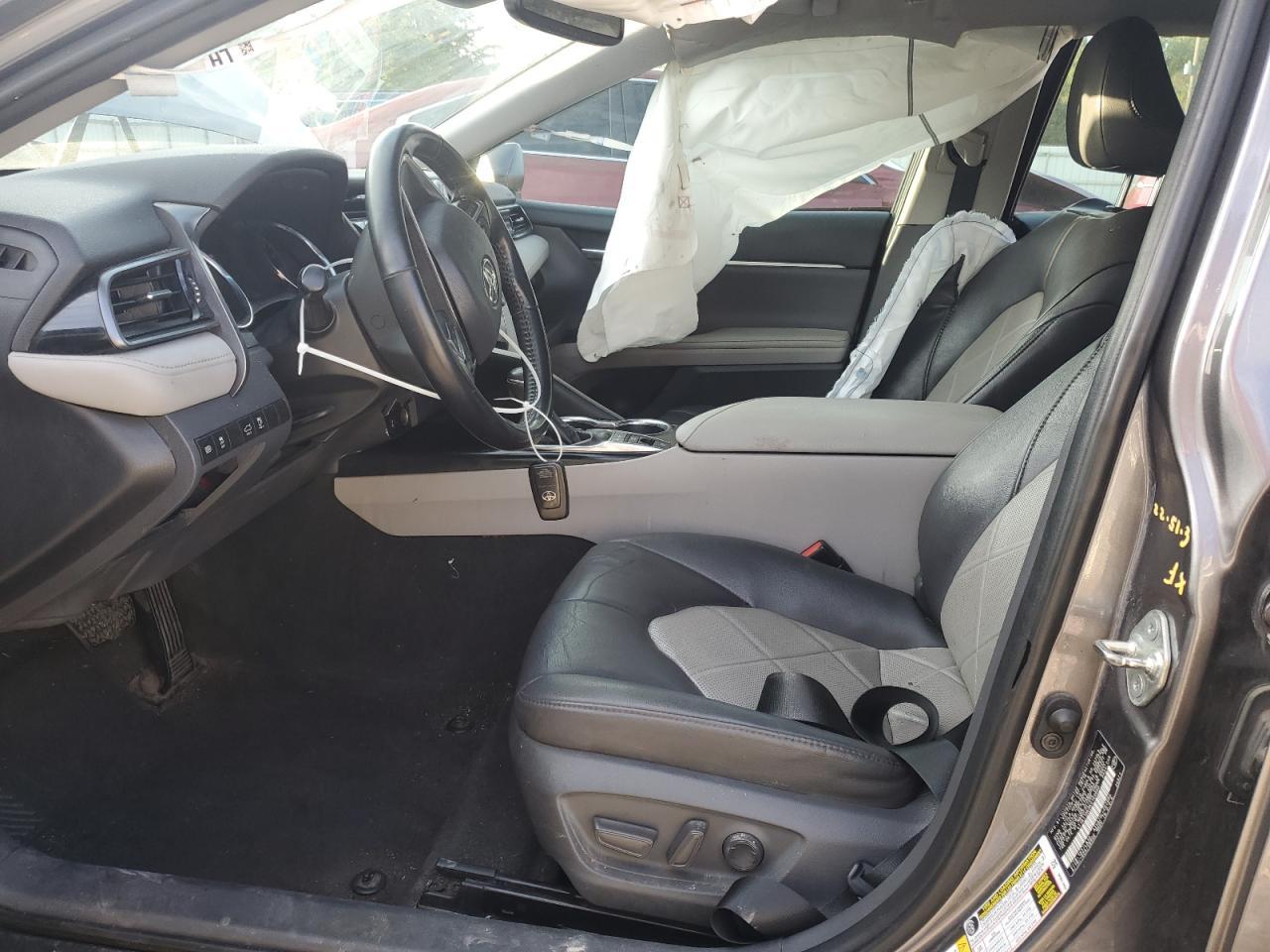 2019 Toyota Camry L - Image 7