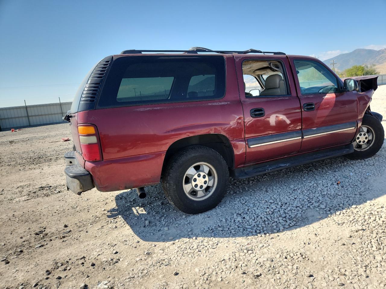 2002 Chevrolet Suburban C1500 - Фото 3