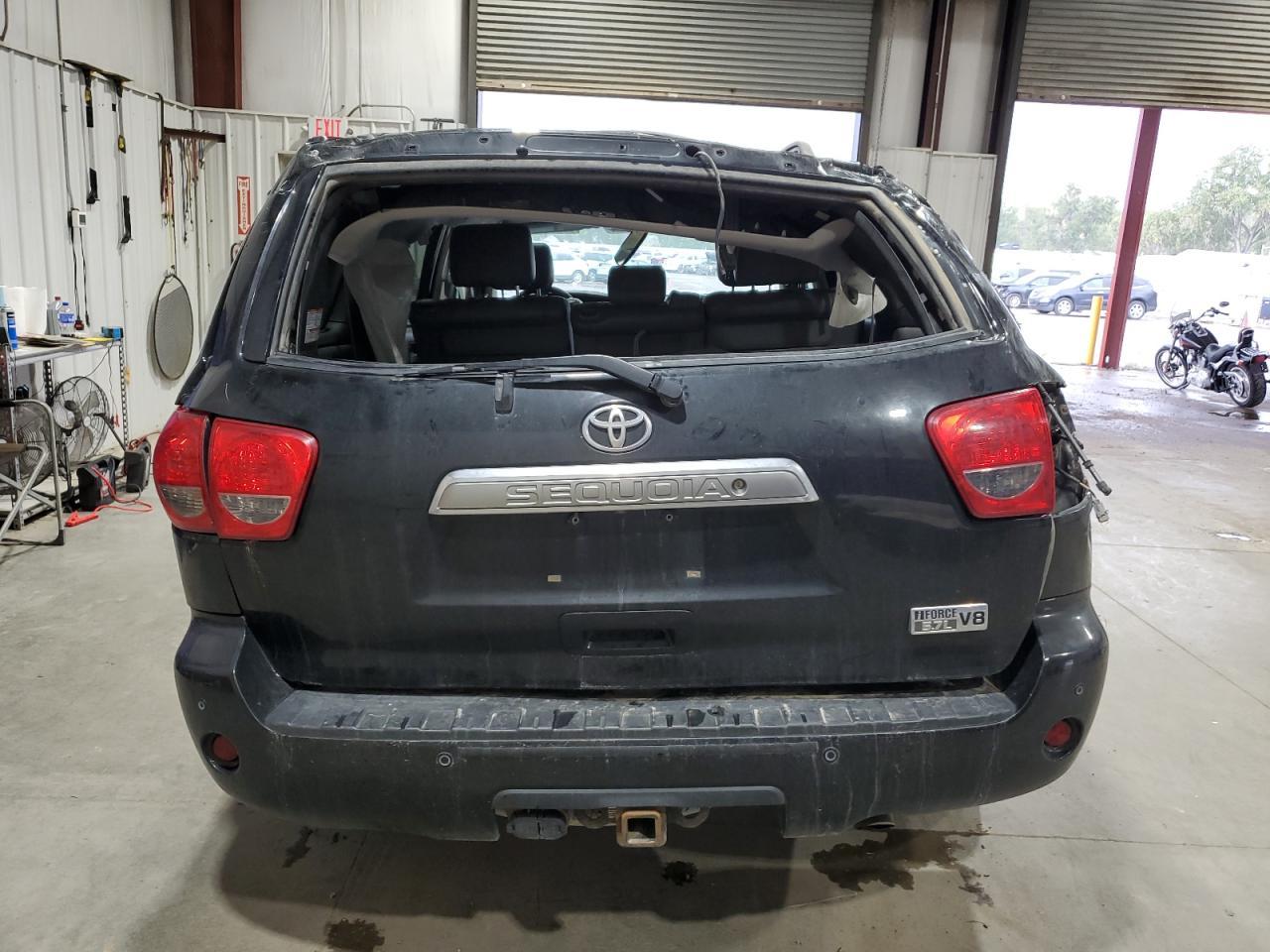 2014 Toyota Sequoia Limited - Image 6
