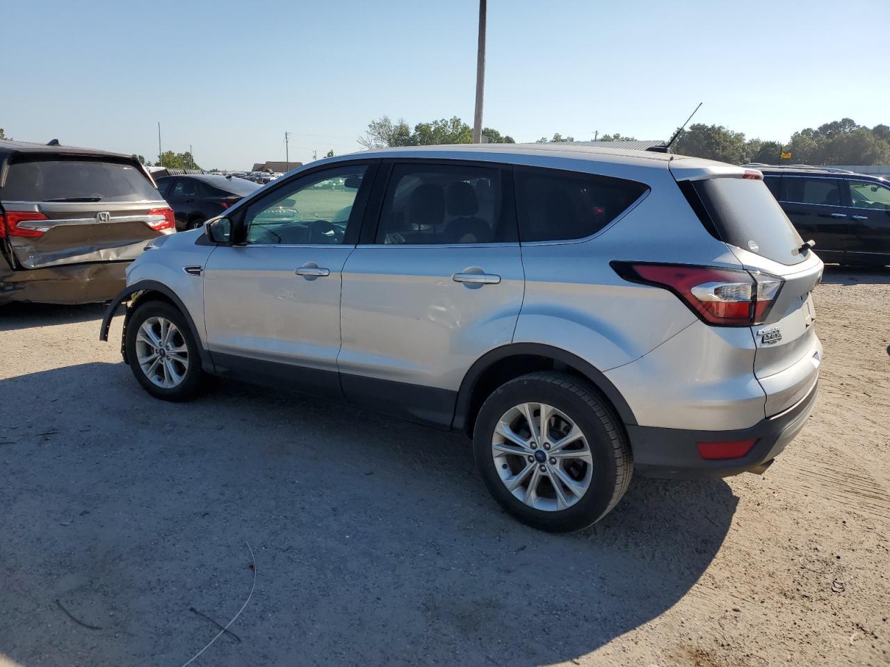 2017 Ford Escape Se - Фото 2