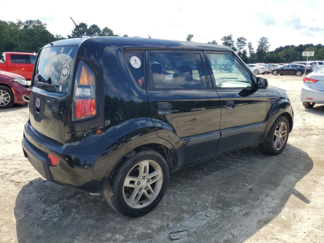 2010 Kia Soul + - Image 3