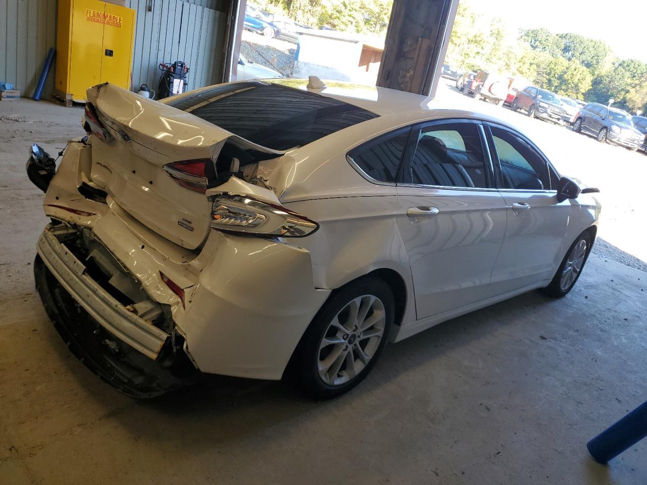 2020 Ford Fusion Se - Фото 3