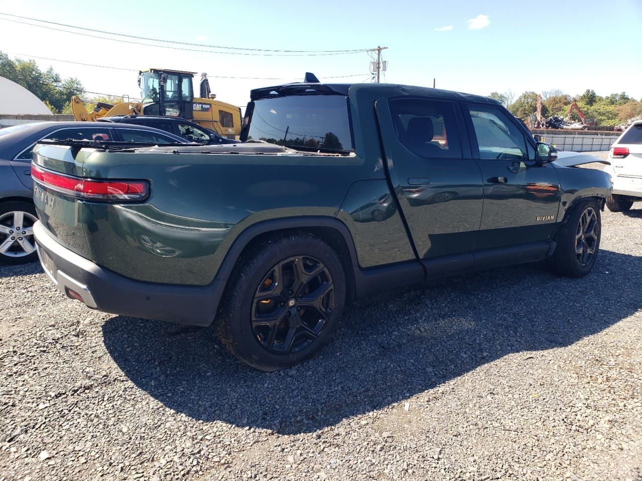 2022 Rivian R1T Adventure - Фото 3