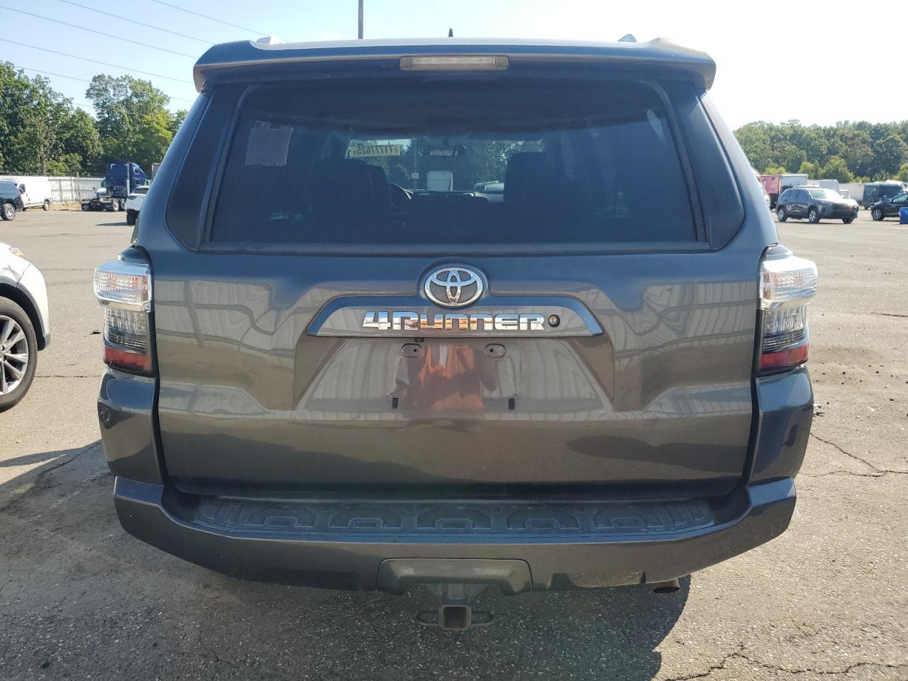 2015 Toyota 4Runner - Image 6