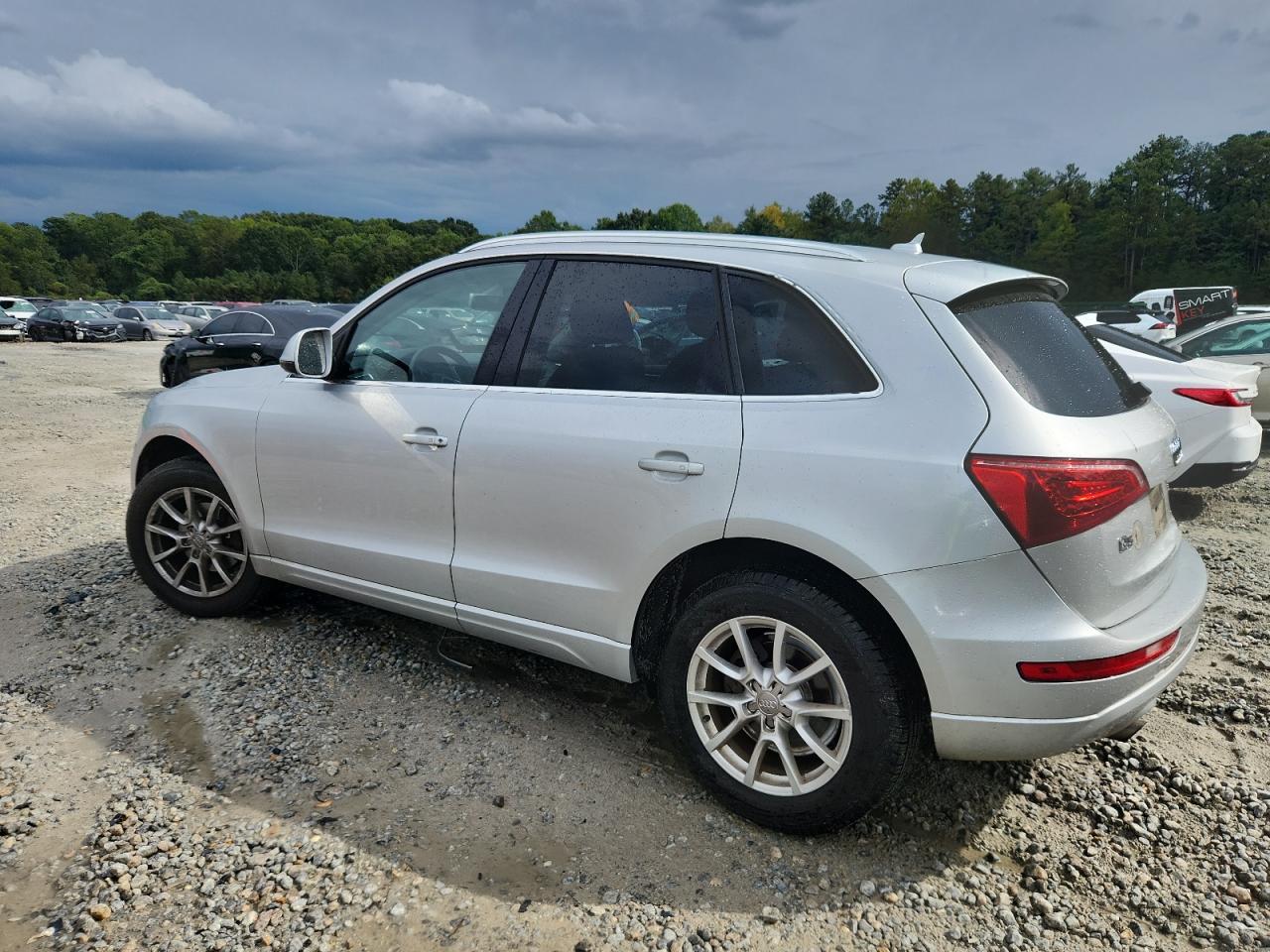 2011 Audi Q5 Premium - Image 2