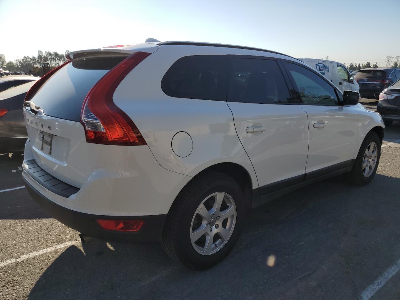 2012 Volvo Xc60 3.2 - Image 3