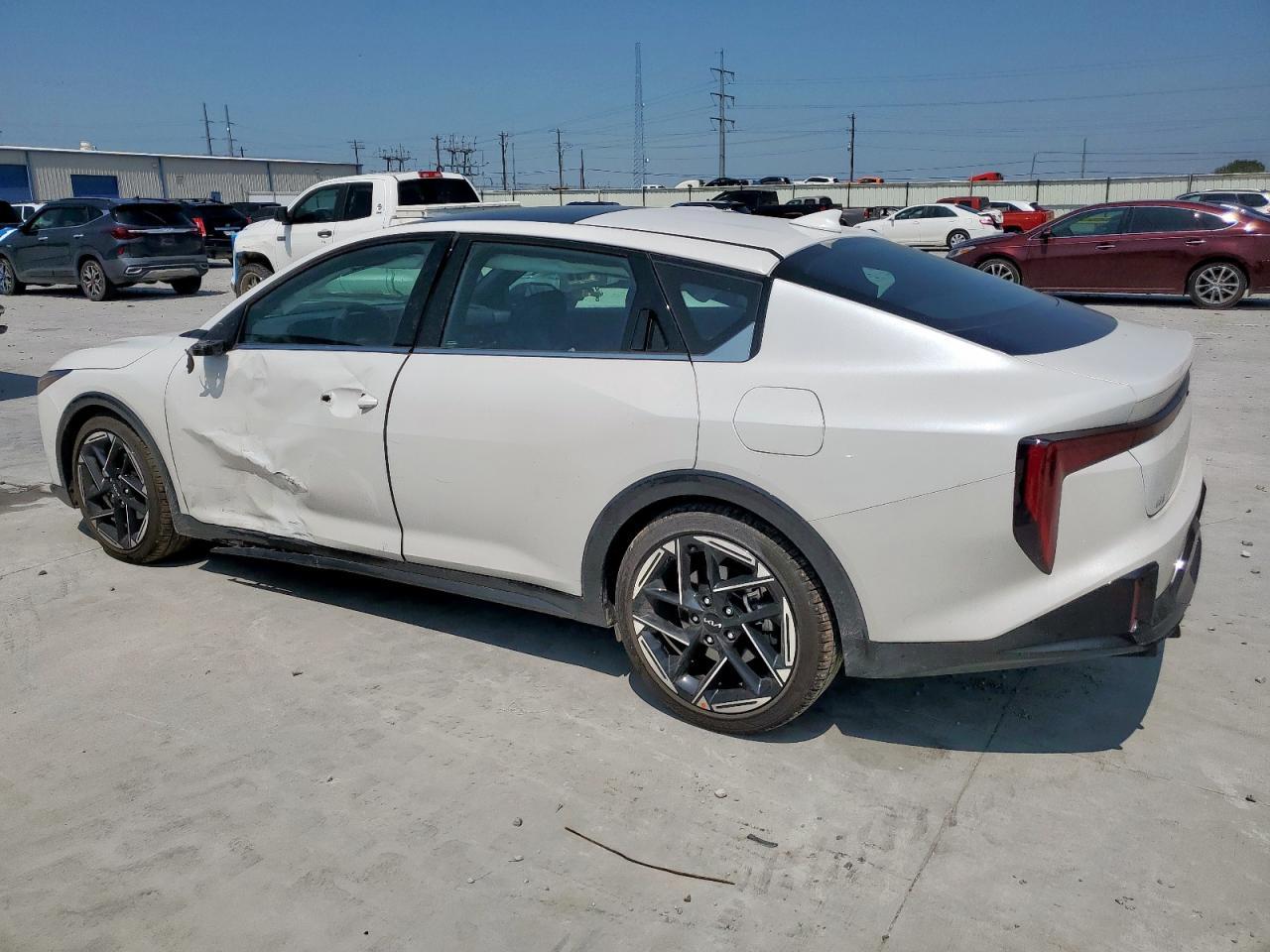 2025 Kia K4 Gt Line - Фото 2