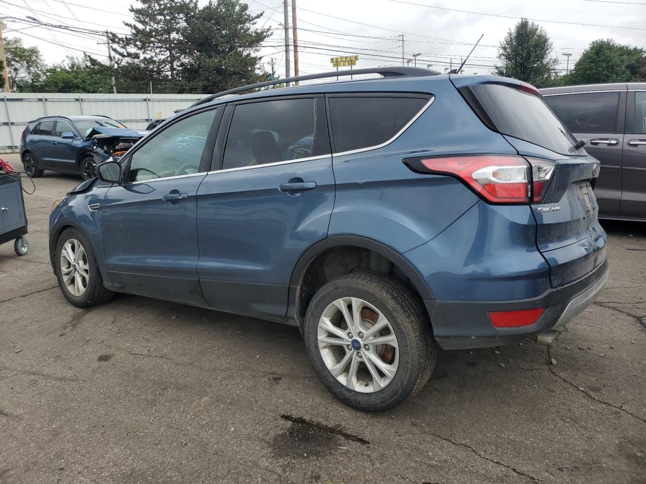 2018 Ford Escape Sel - Image 2
