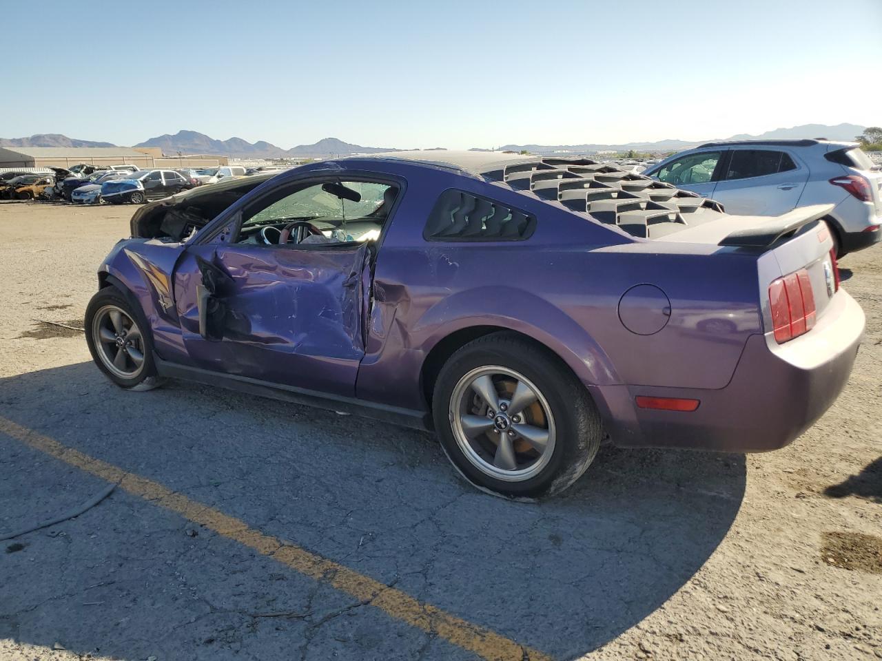 2006 Ford Mustang - Фото 2