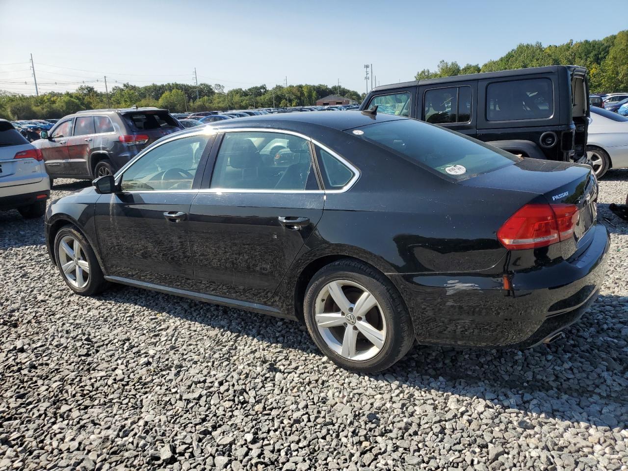 2015 Volkswagen Passat - Image 2