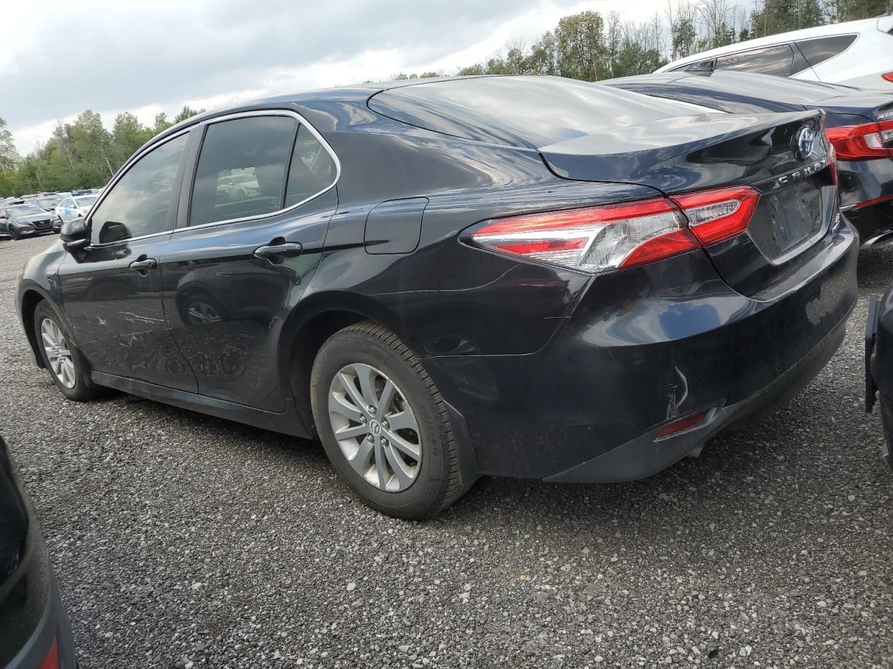 2018 Toyota Camry Le - Фото 2
