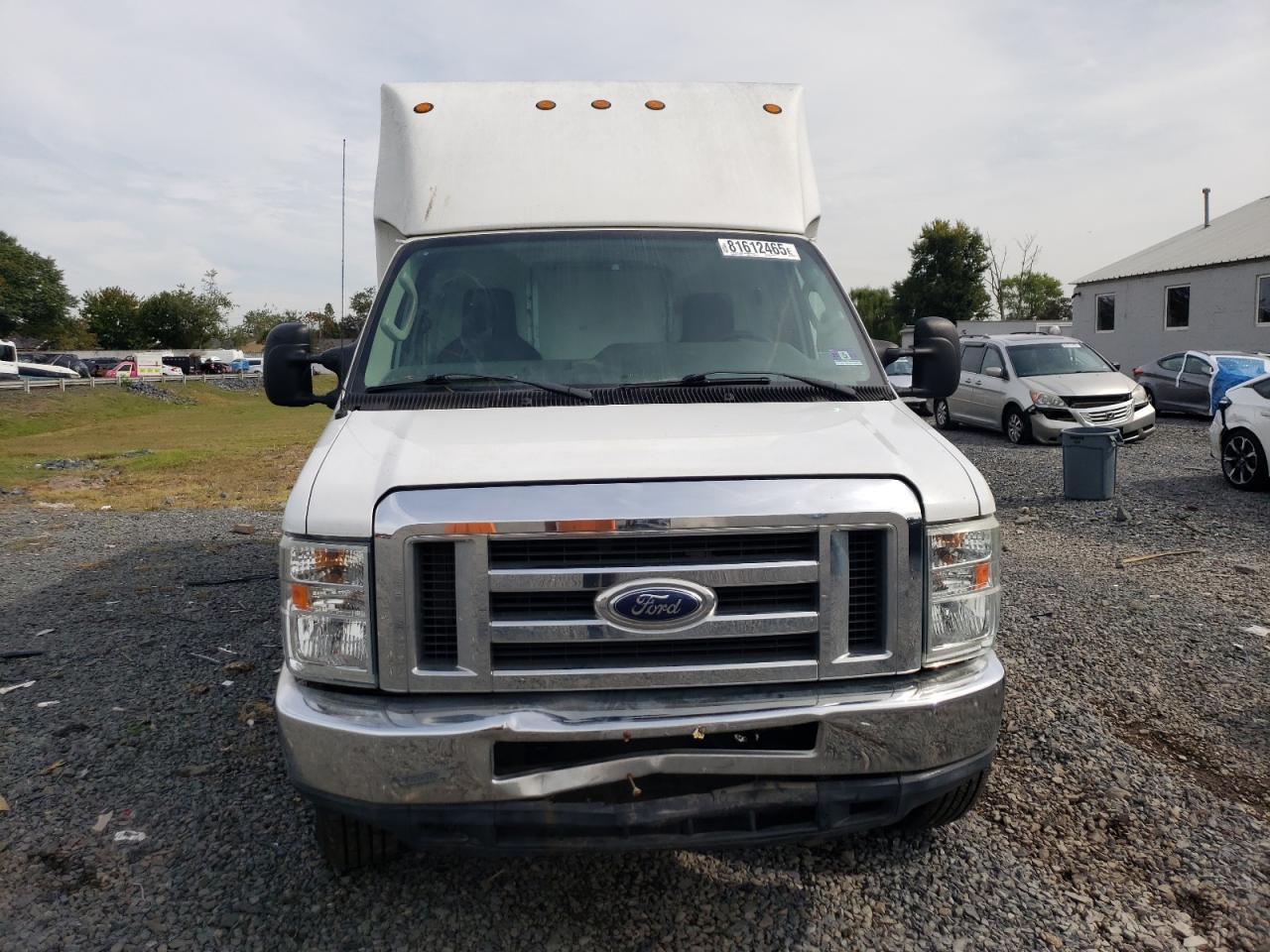 2013 Ford Econoline E350 Super Duty Cutaway Van - Image 5