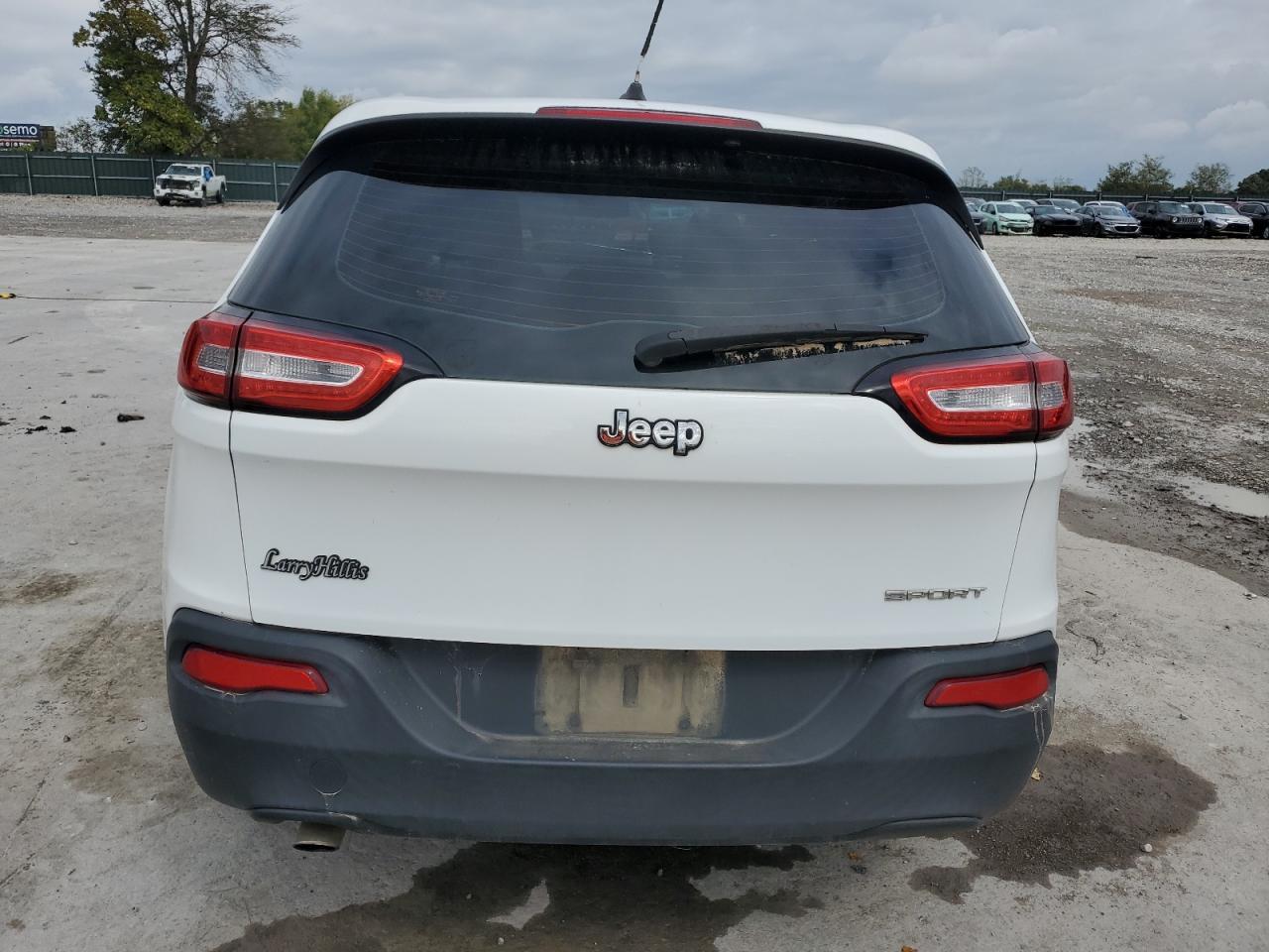 2015 Jeep Cherokee Sport - Image 6