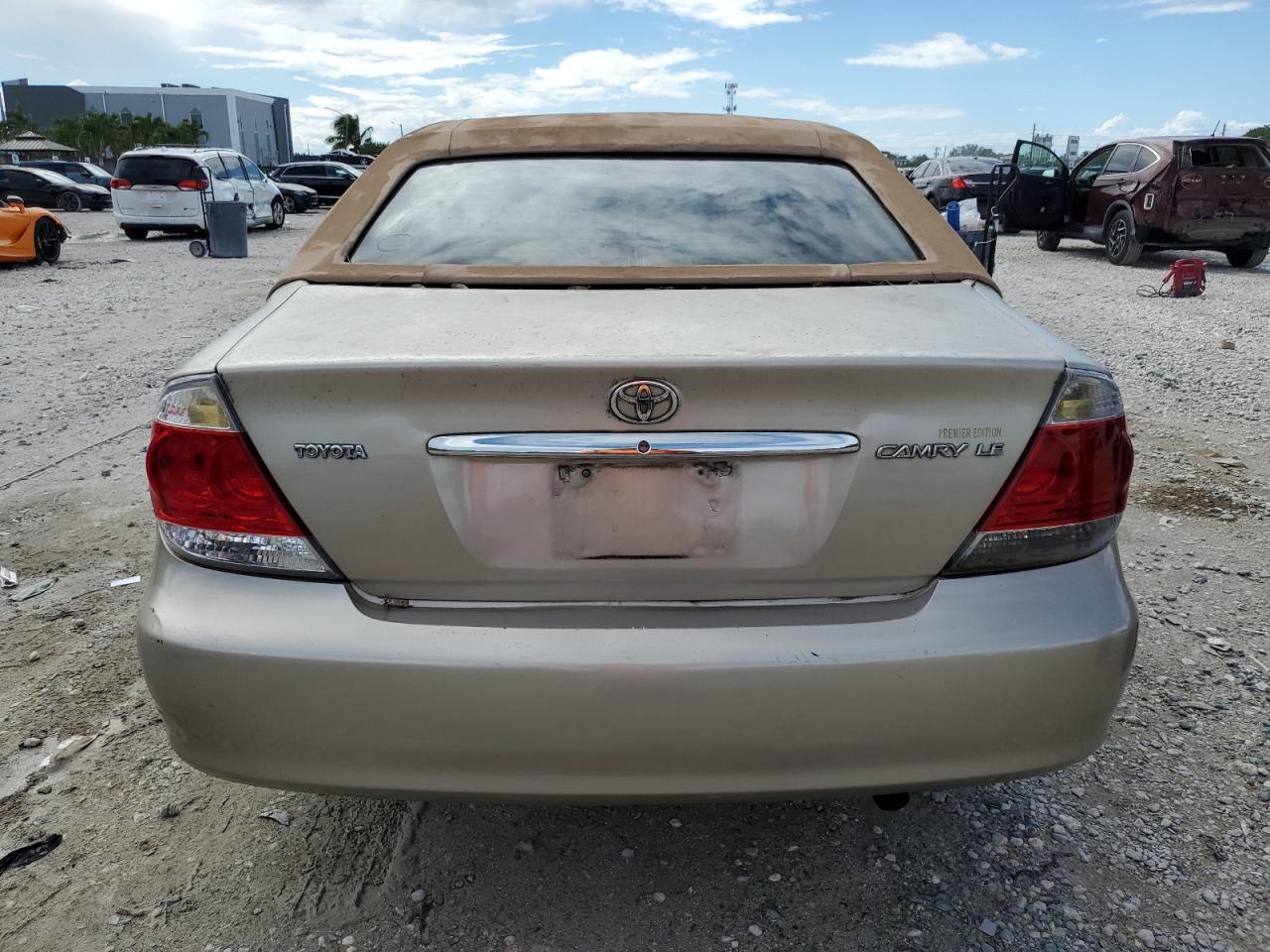 2005 Toyota Camry Le - Image 6
