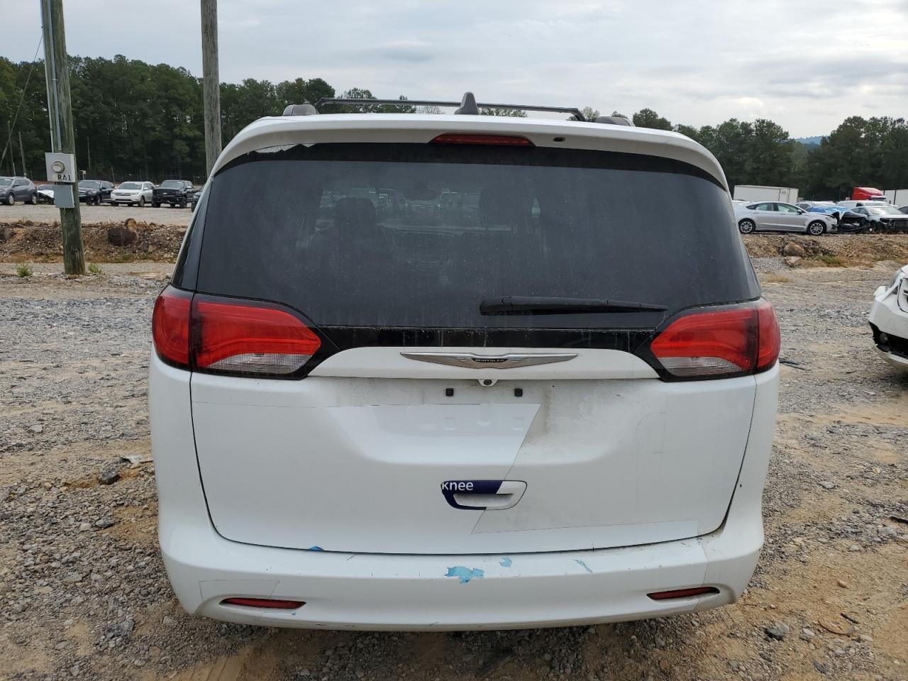 2021 Chrysler Voyager Lxi - Image 6