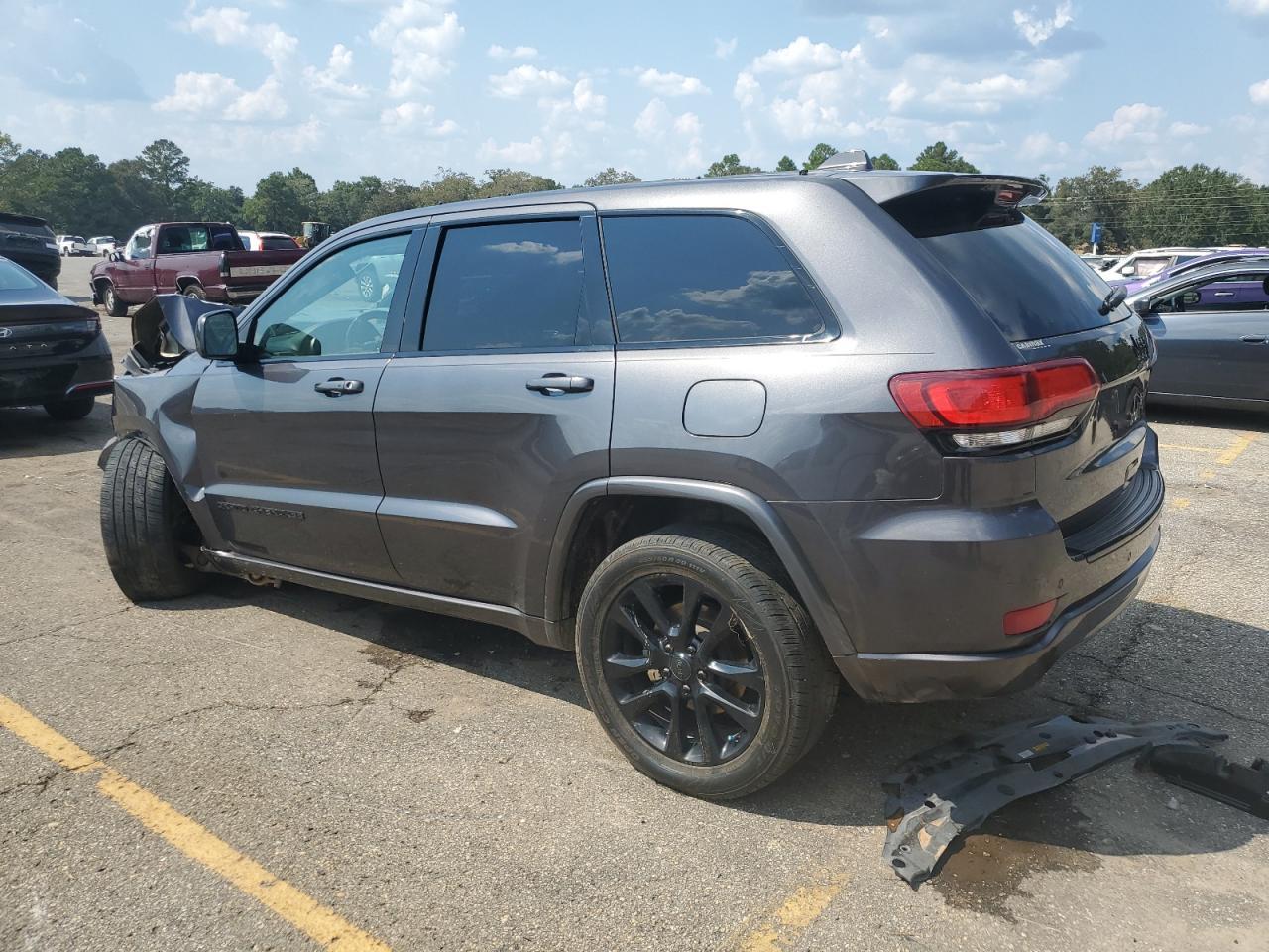 2017 Jeep Grand Cherokee Laredo - Image 2