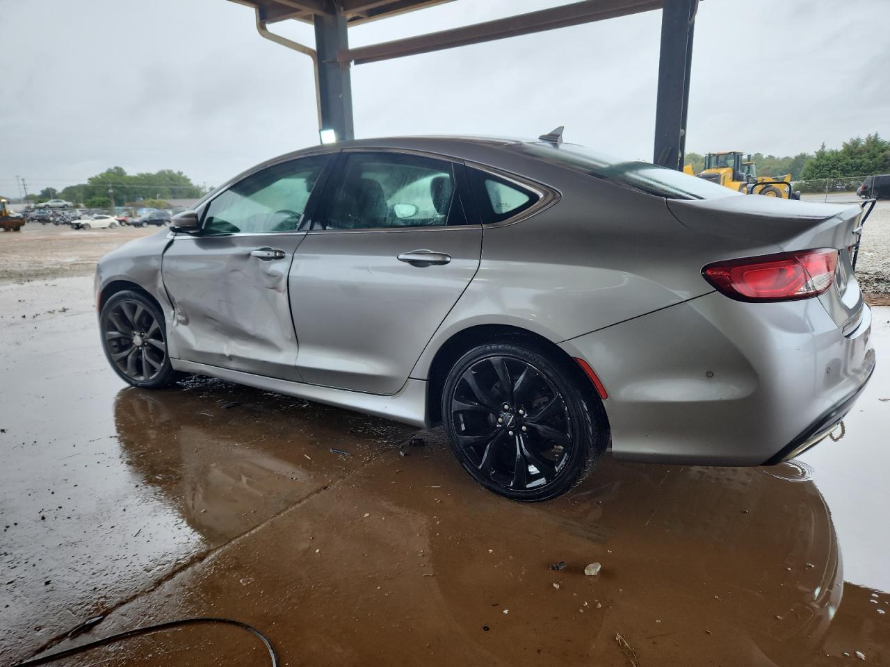 2015 Chrysler 200 C - Image 2