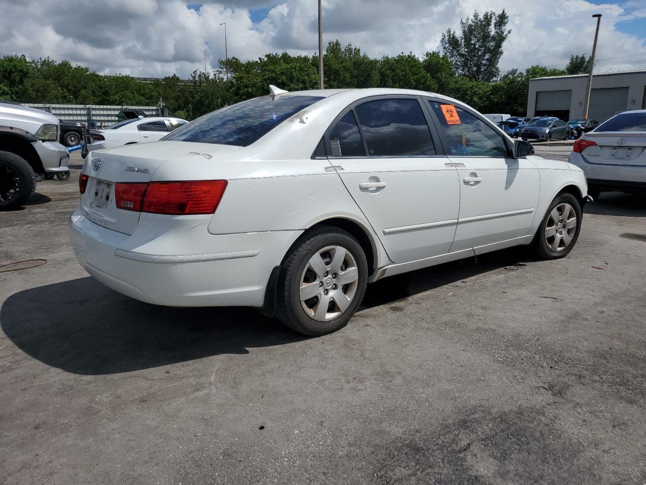 2010 Hyundai Sonata Gls - Image 3