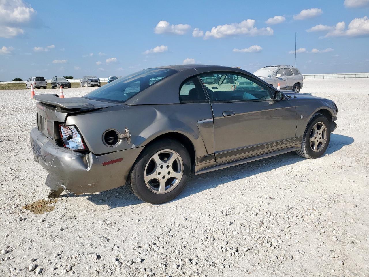 2002 Ford Mustang - Image 3