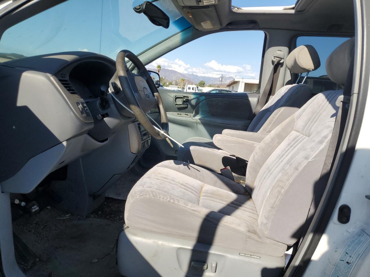 2001 Toyota Sienna Le - Image 7